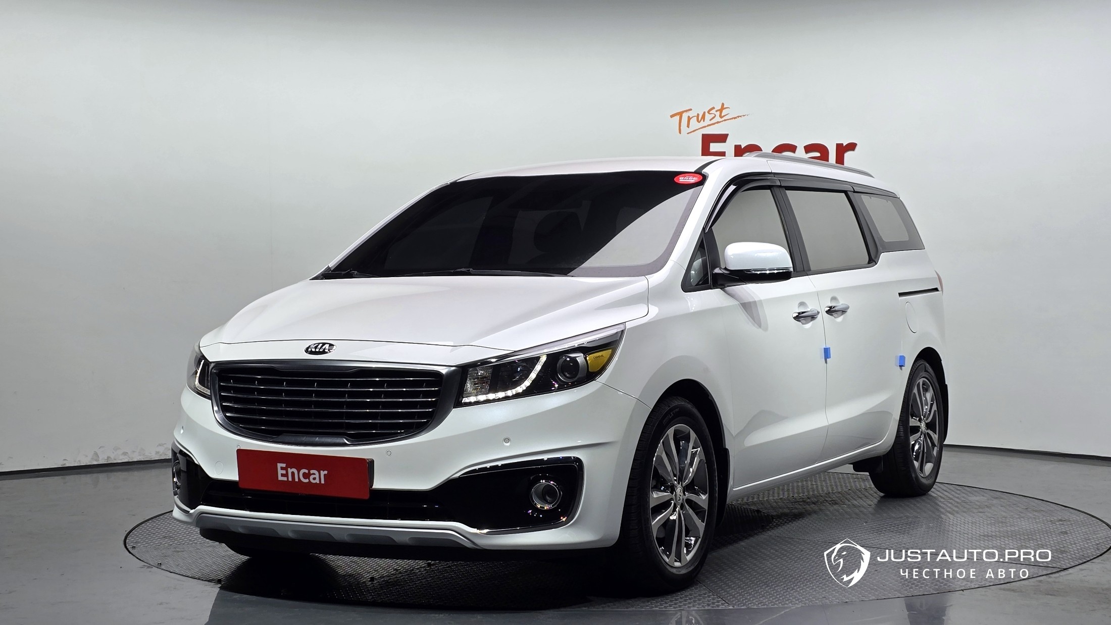Автомобиль Kia Canival