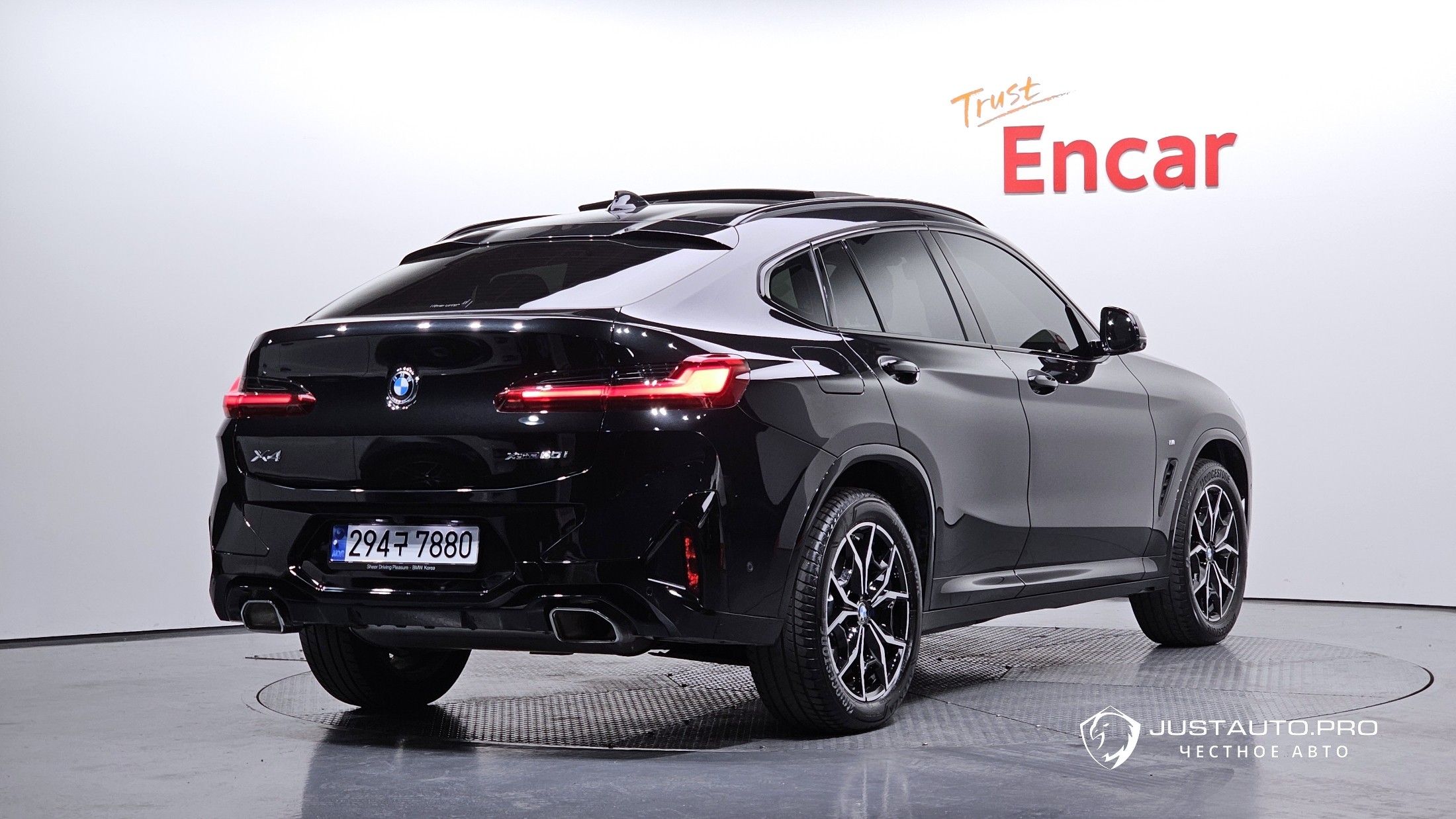 Автомобиль BMW X4