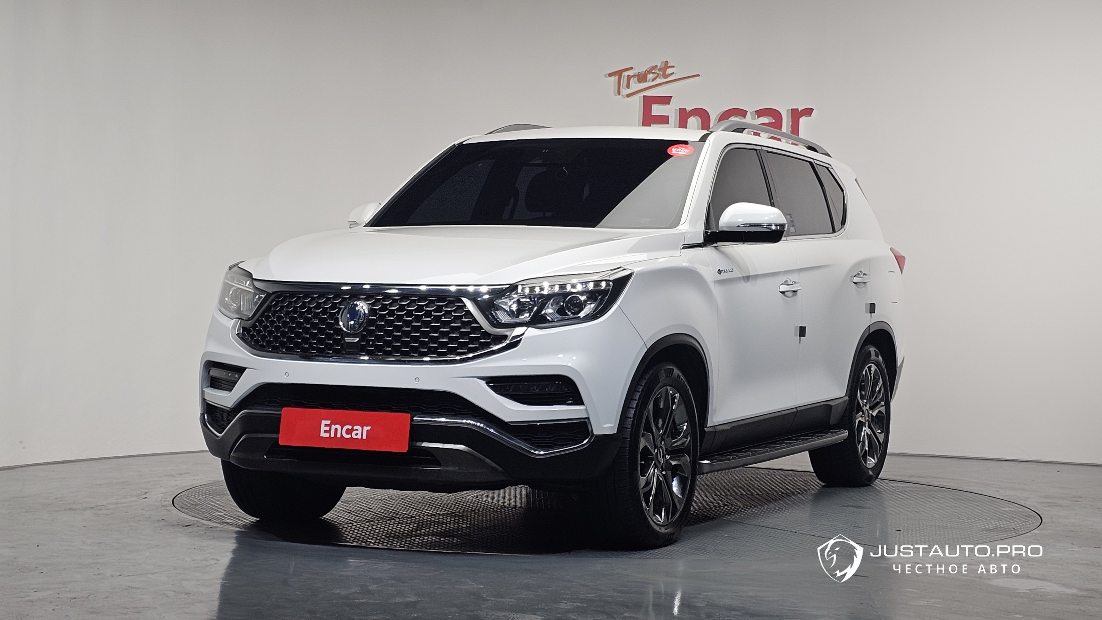 Автомобиль KG_Mobility_Ssangyong Rexton
