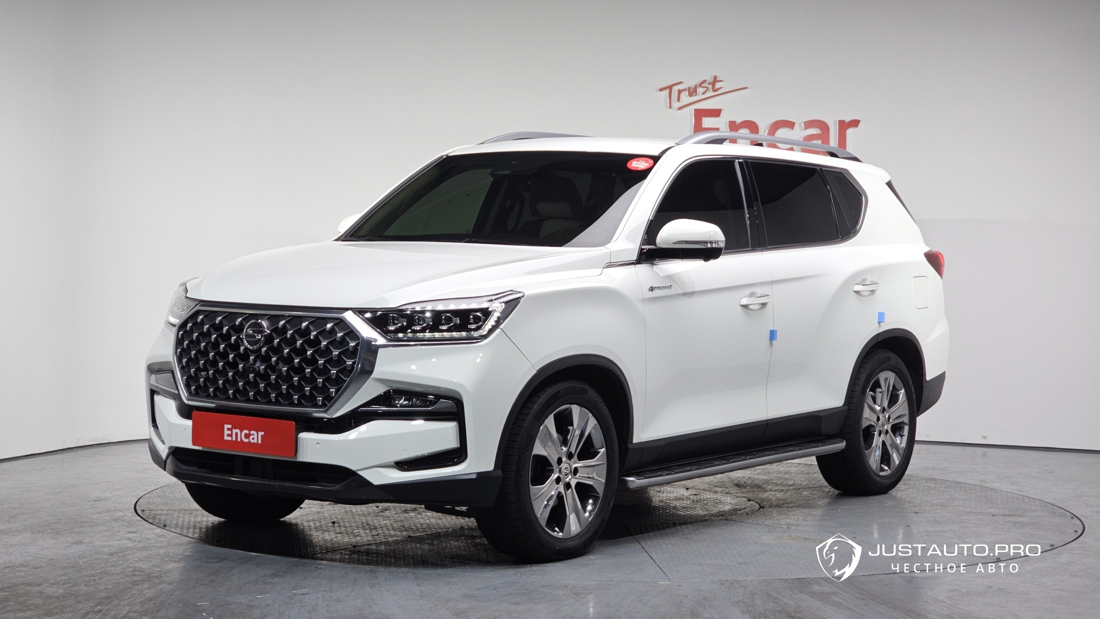 Автомобиль KG_Mobility_Ssangyong Rexton