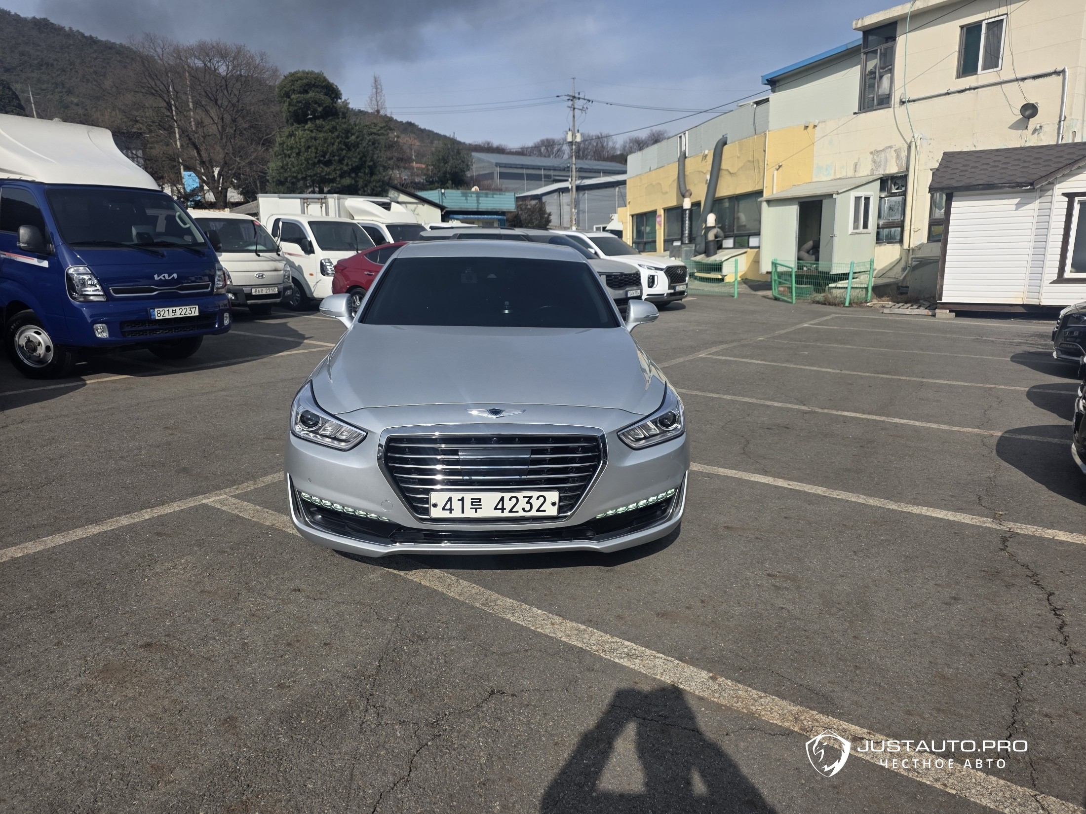 Автомобиль Genesis EQ900