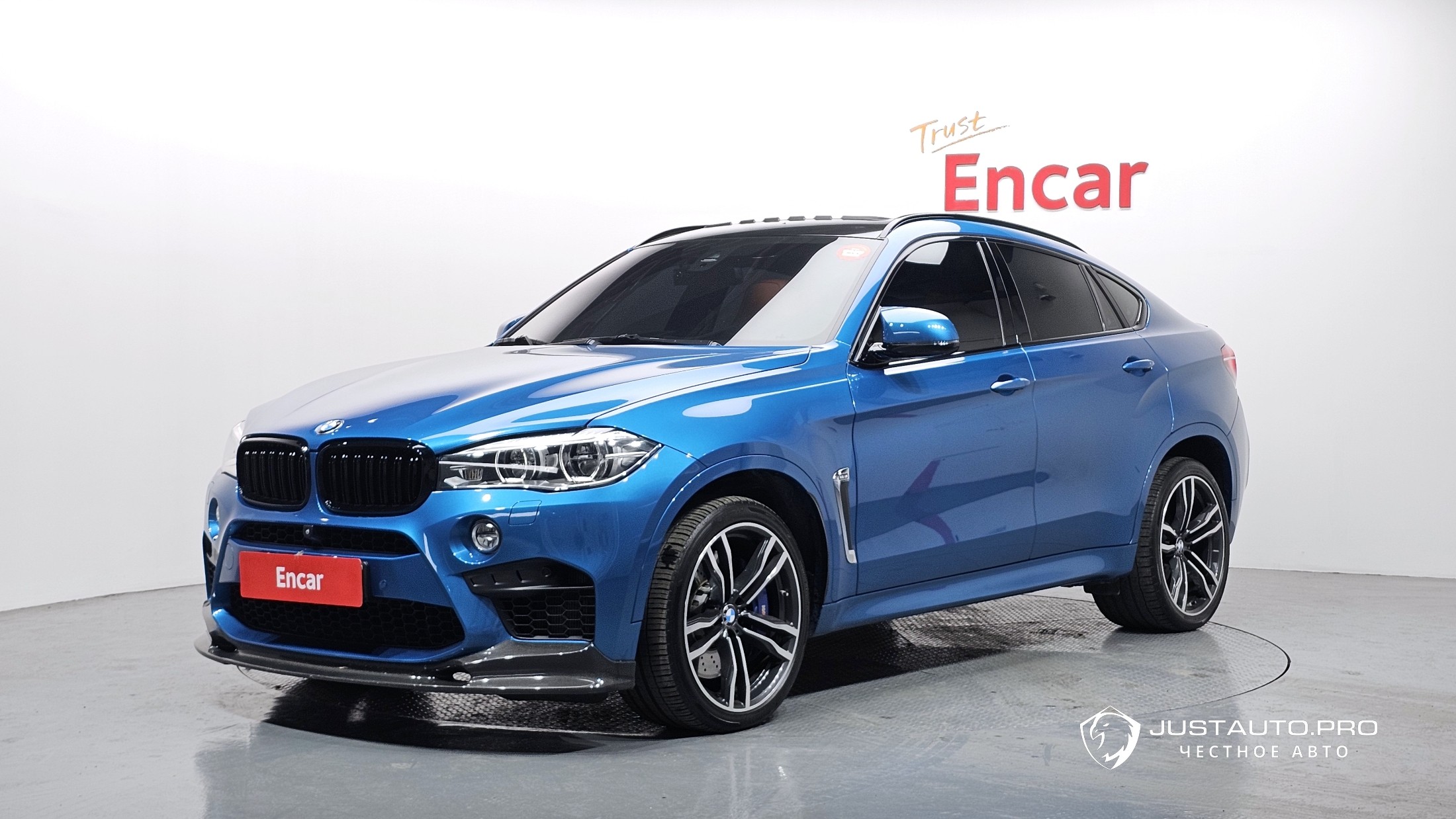 Автомобиль BMW X6M