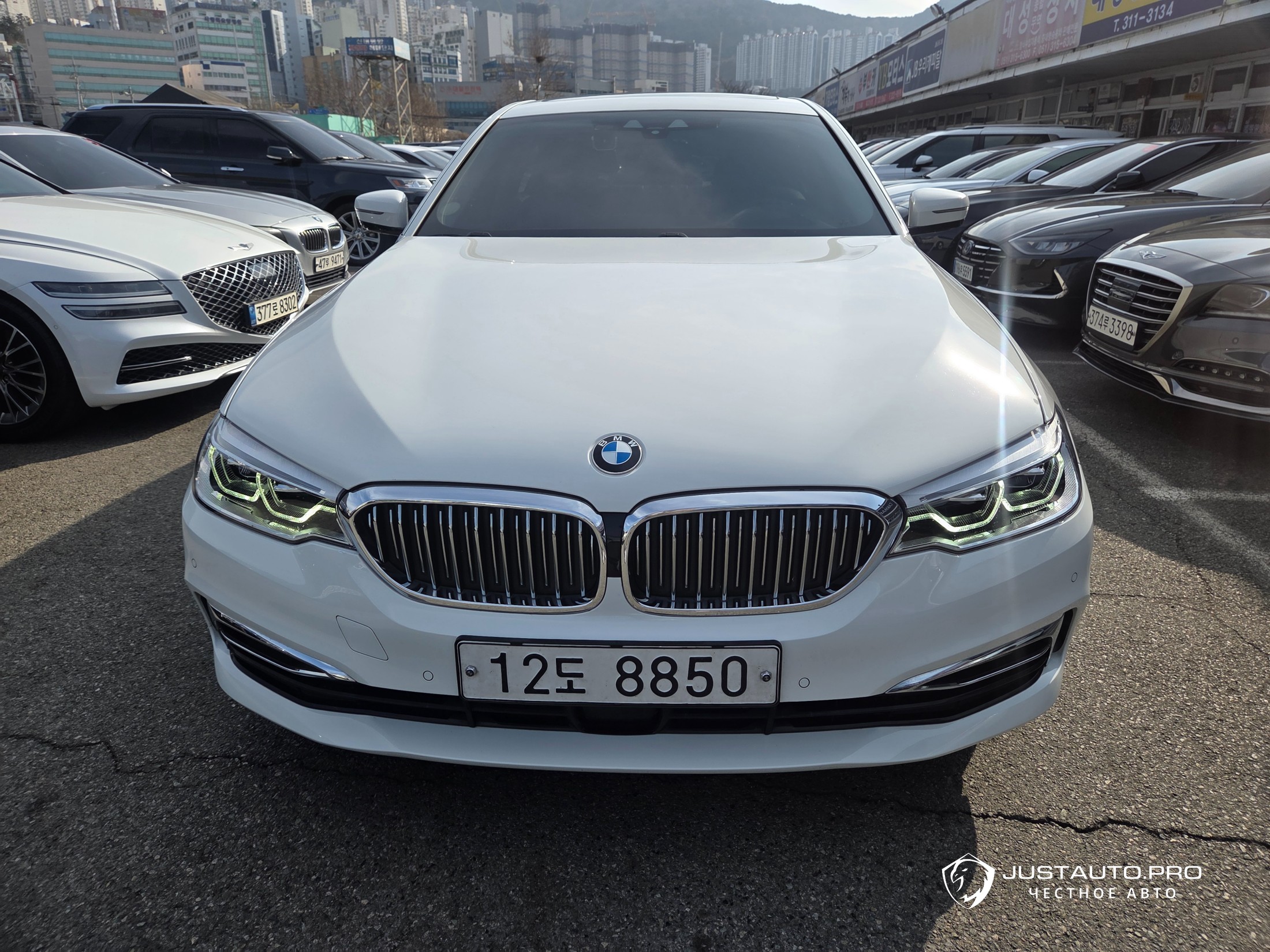 Автомобиль BMW 5-Series