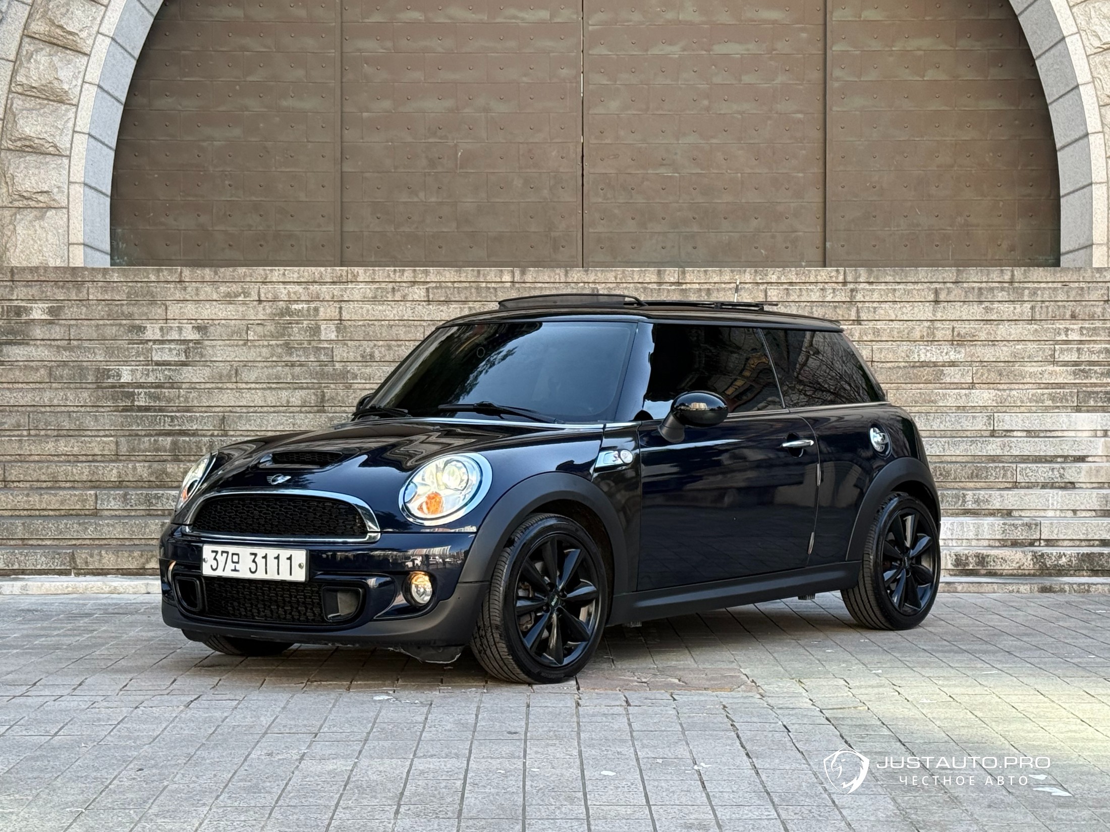 Автомобиль Mini Cooper