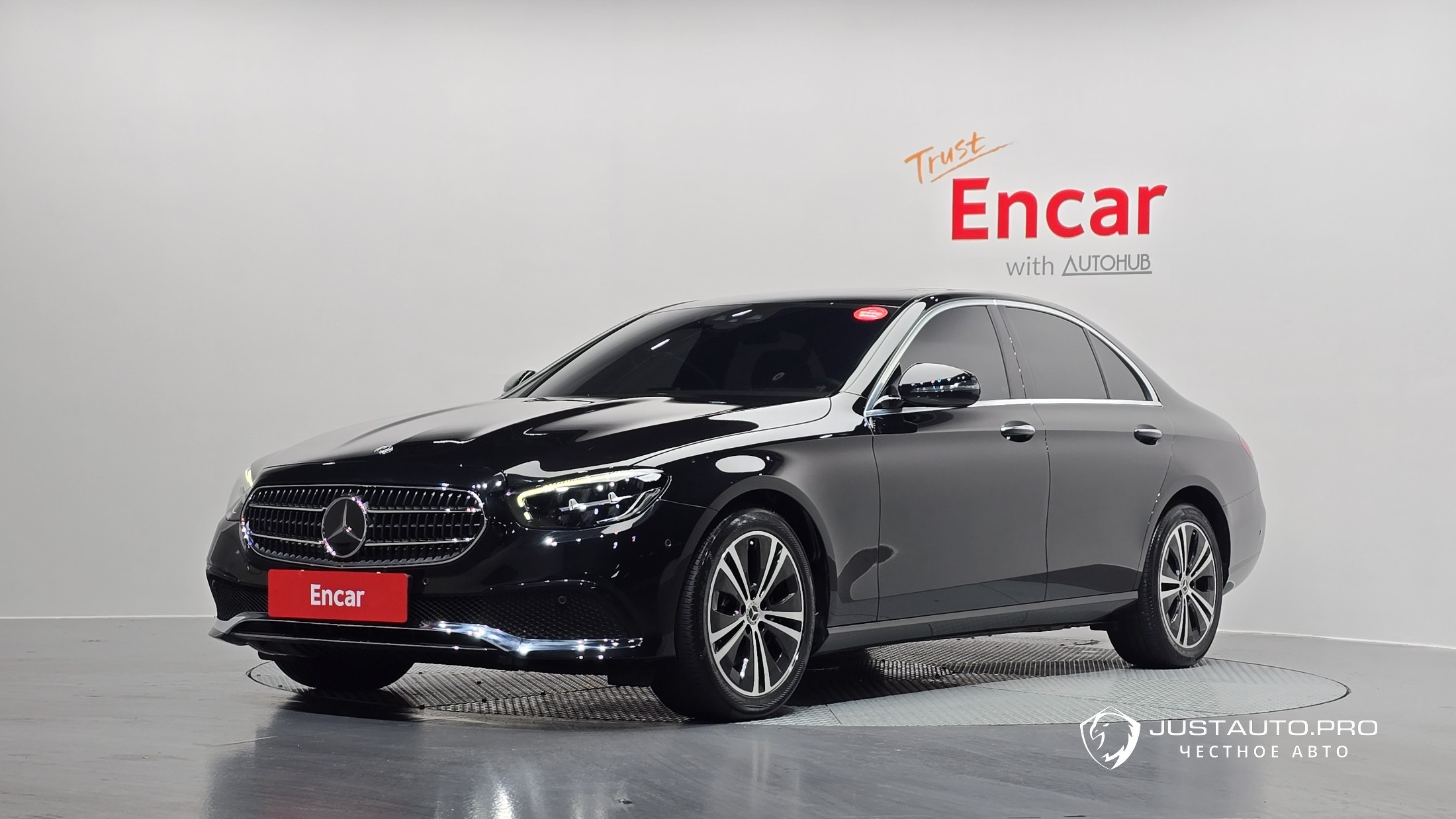 Автомобиль Mercedes-Benz E-Class