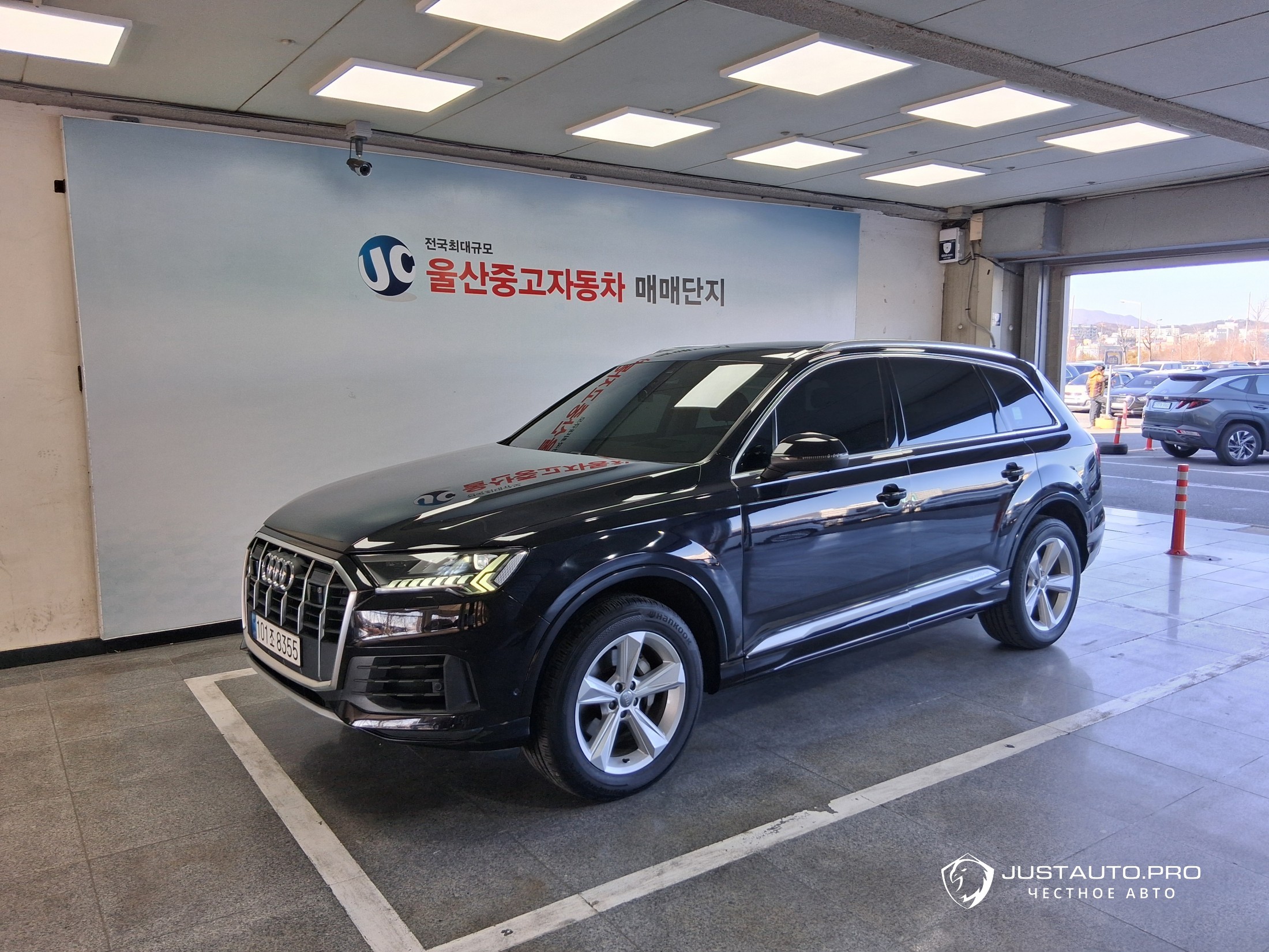 Автомобиль Audi Q7