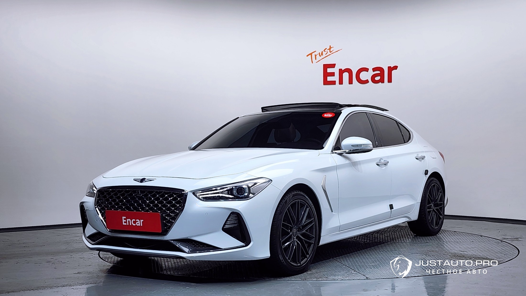 Автомобиль Genesis G70