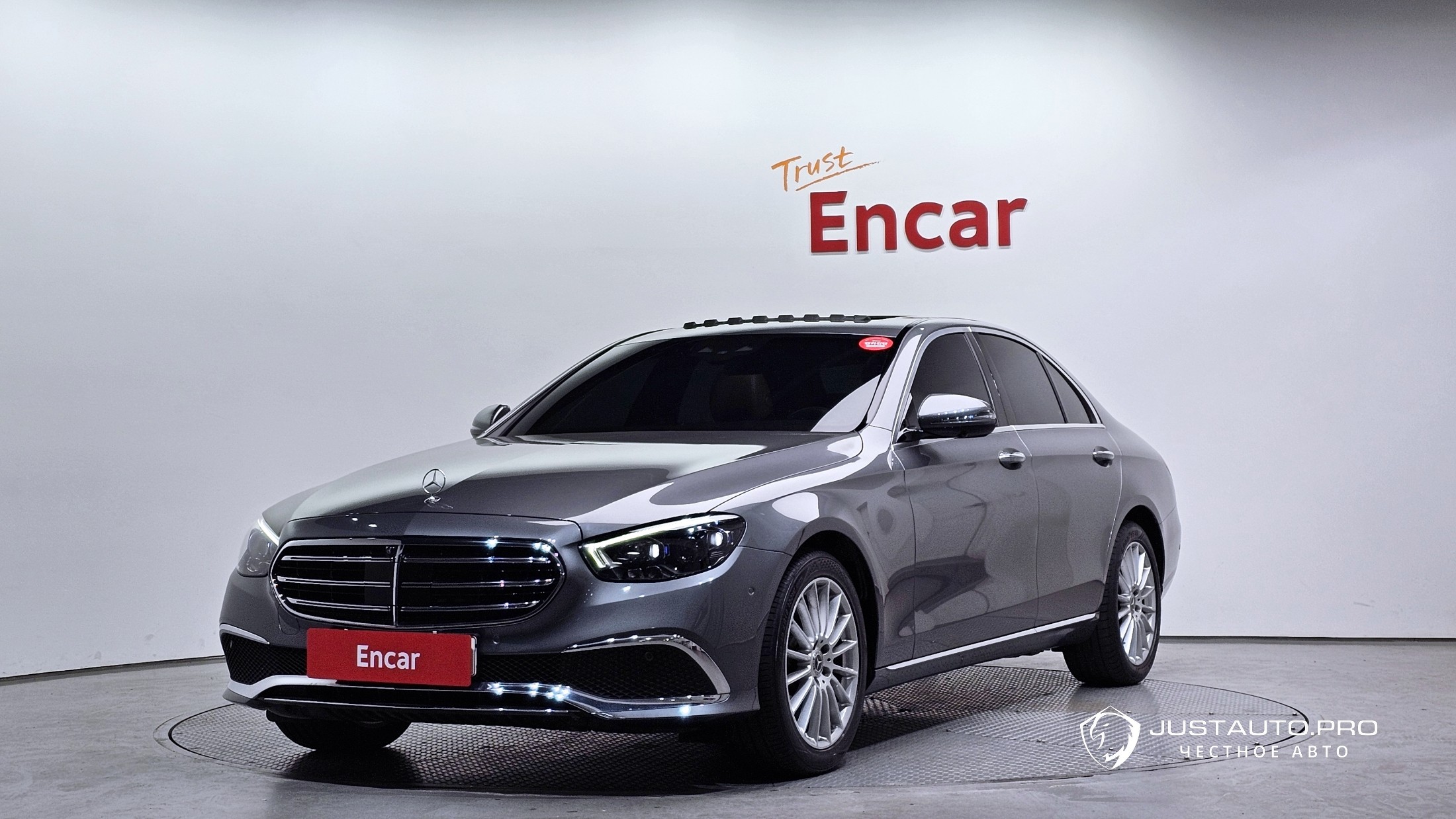 Автомобиль Mercedes-Benz E-Class