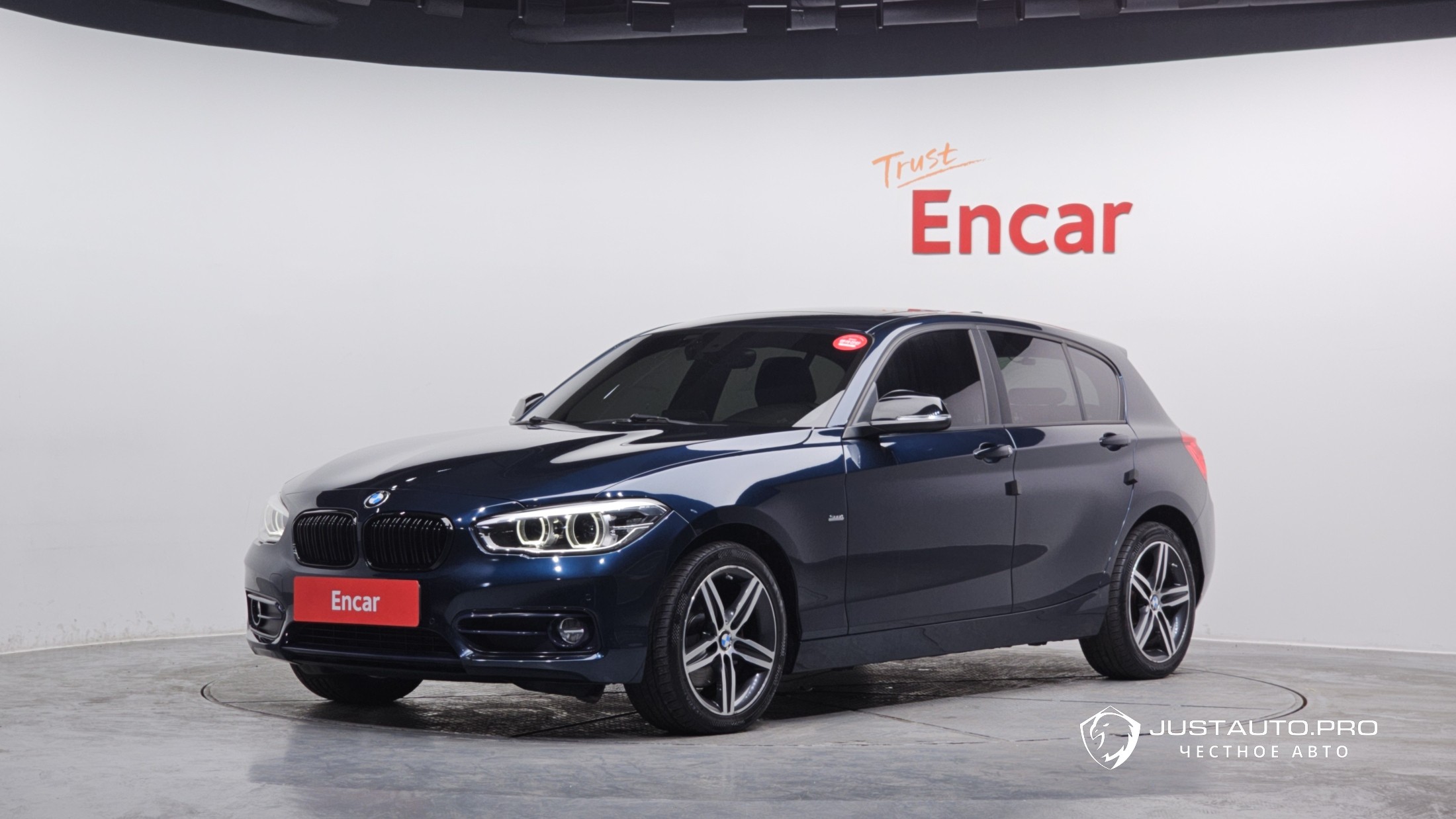 Автомобиль BMW 1-Series