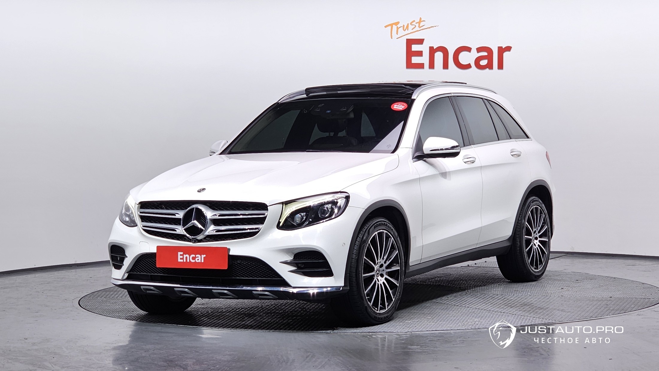Автомобиль Mercedes-Benz GLC-Class