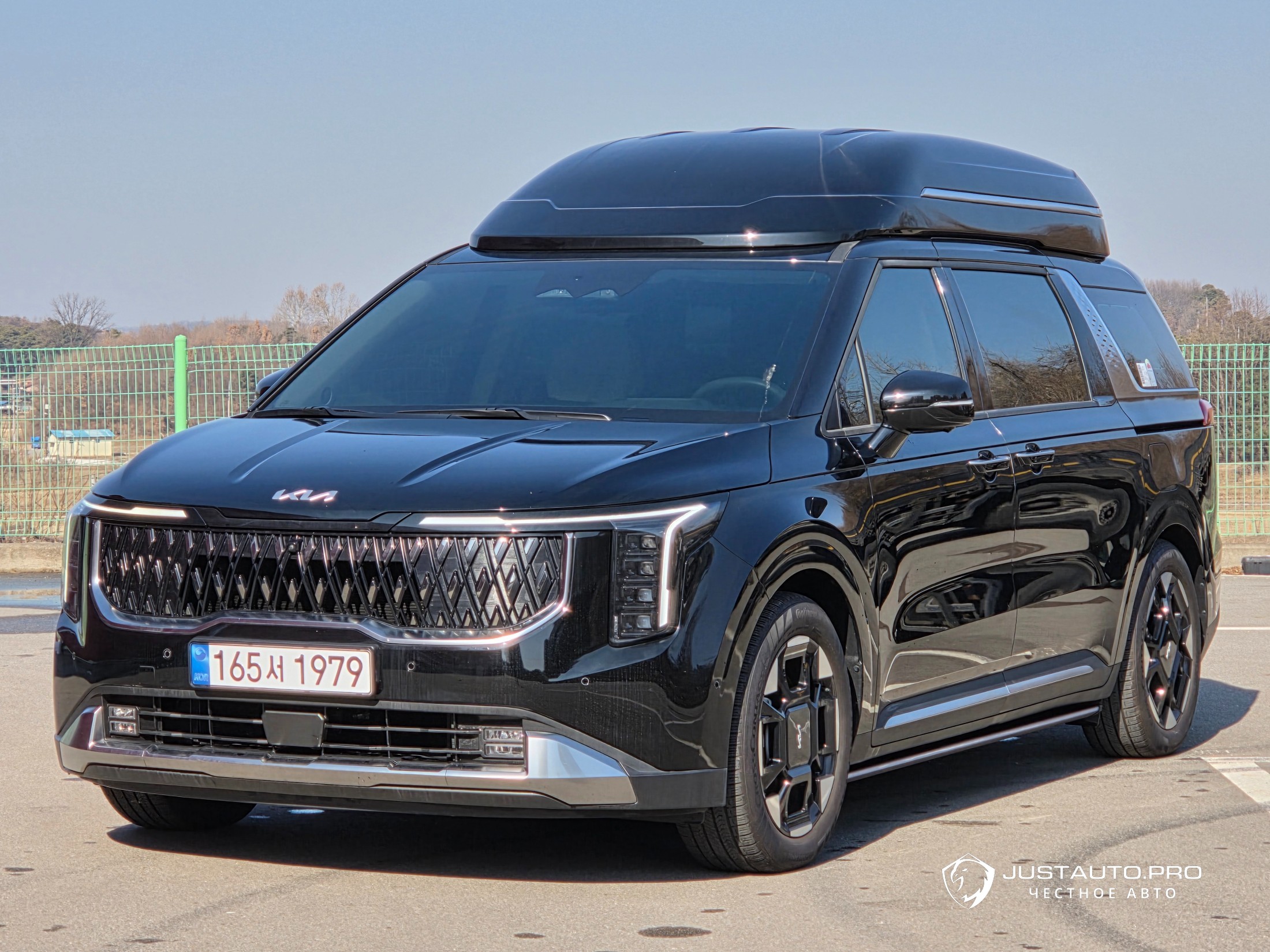 Автомобиль Kia Canival