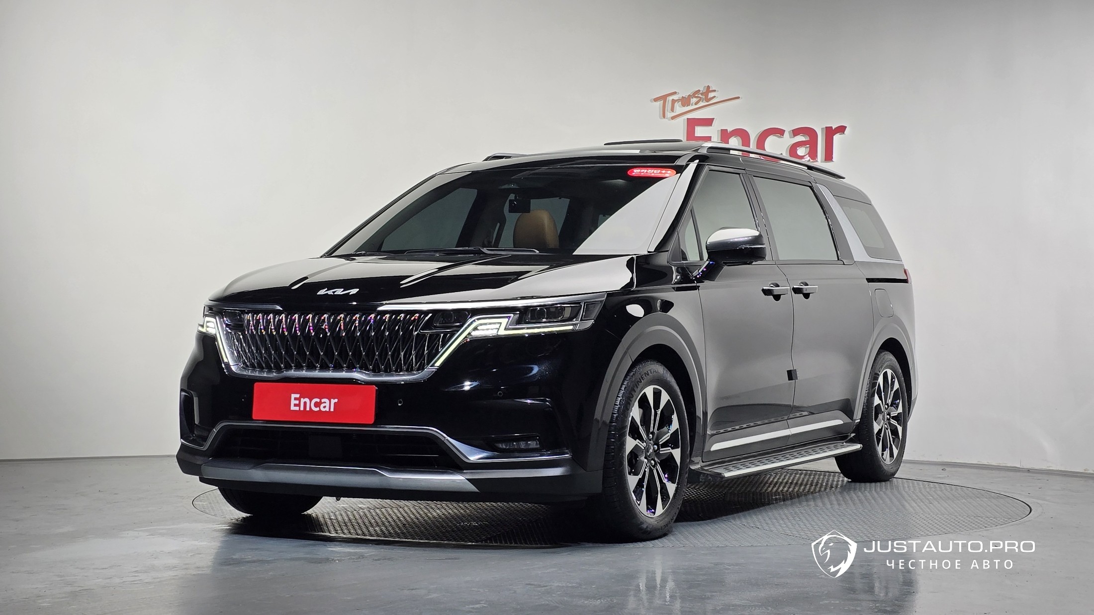 Автомобиль Kia Canival