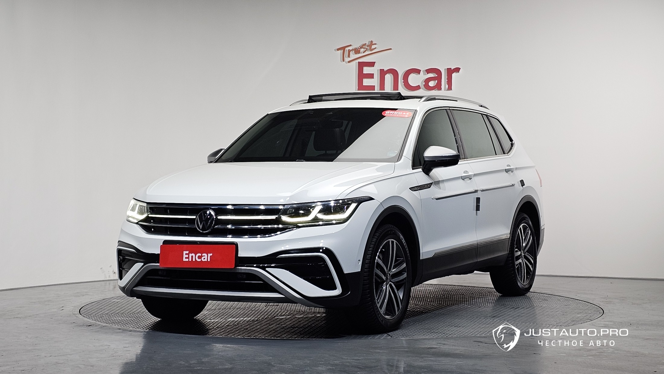 Автомобиль Volkswagen Tiguan