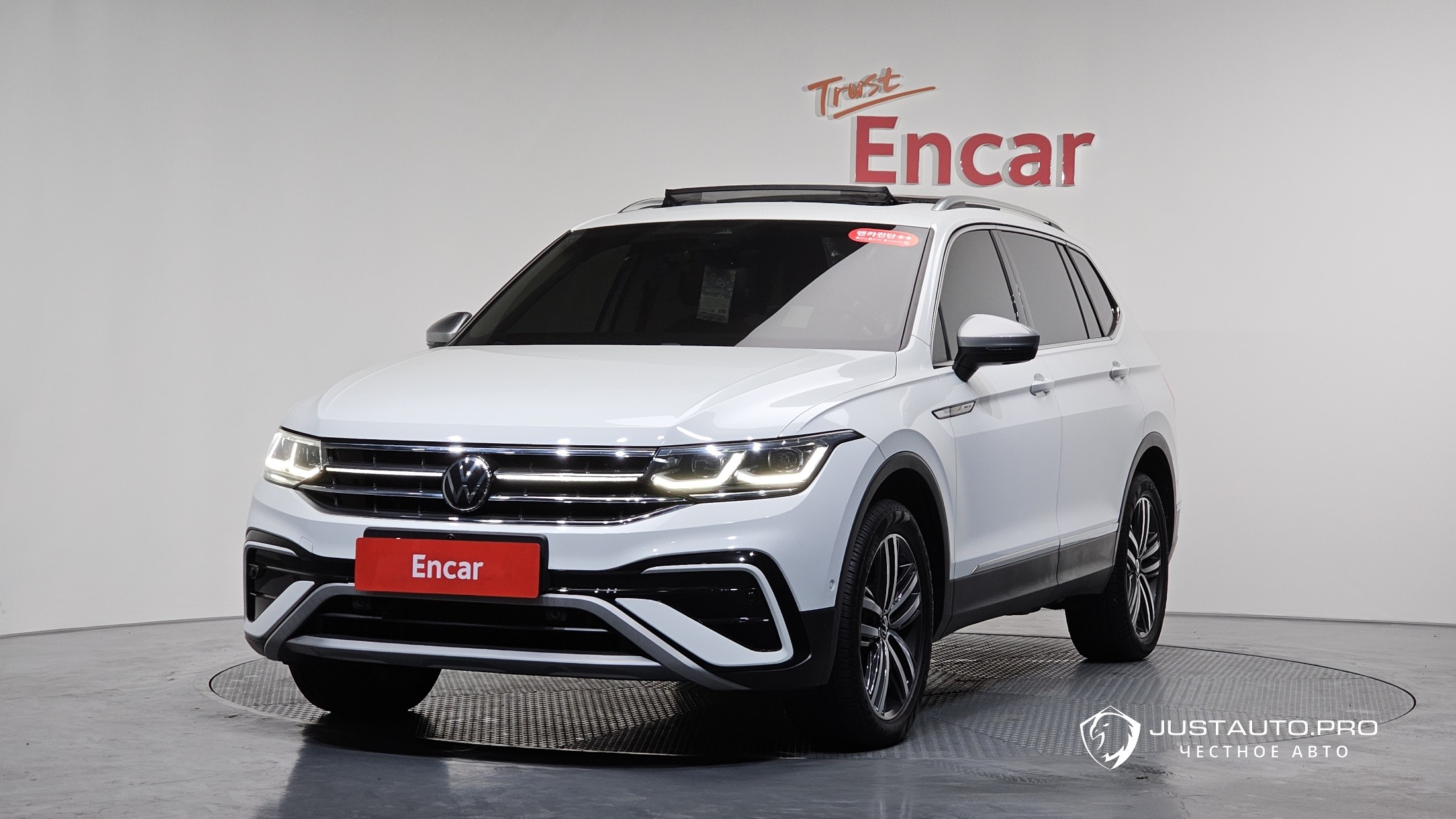 Автомобиль Volkswagen Tiguan