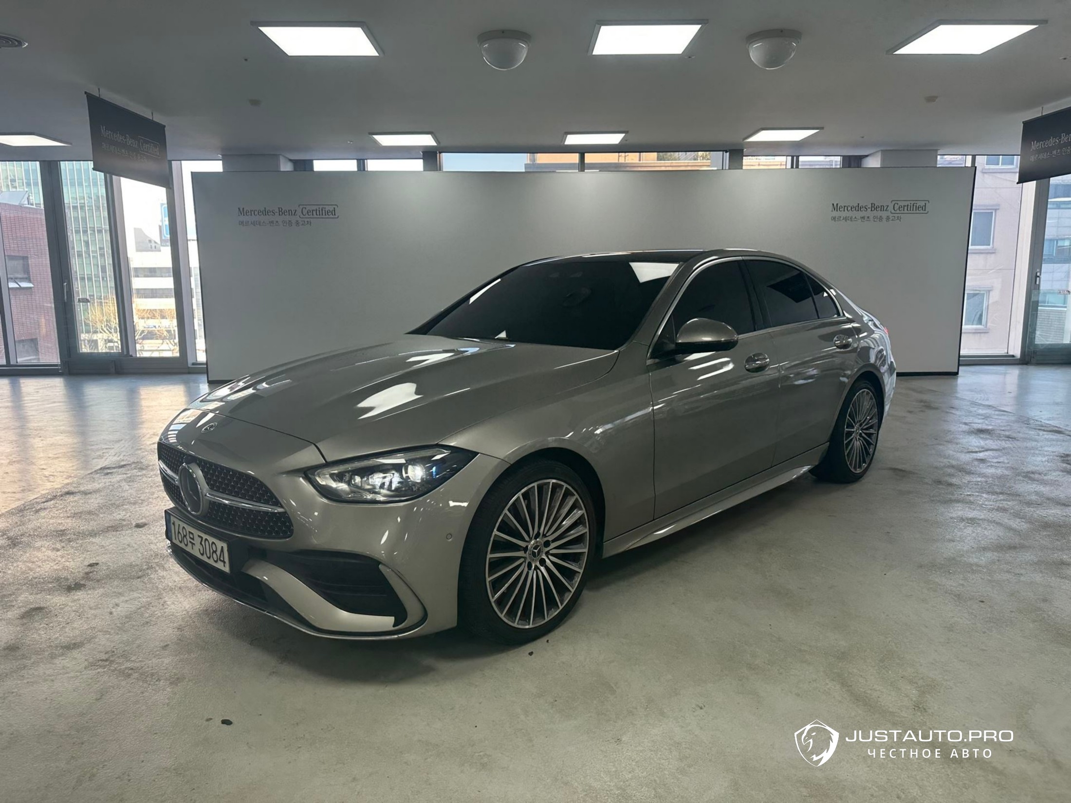 Автомобиль Mercedes-Benz C-Class