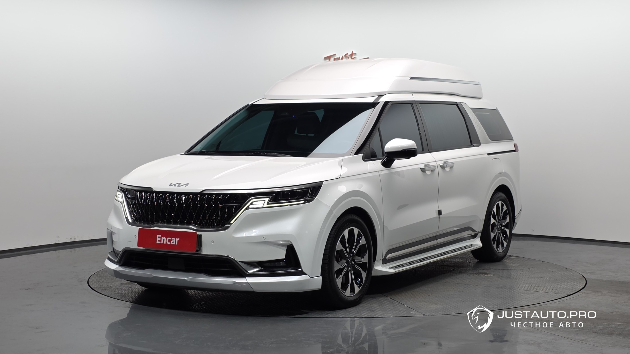 Автомобиль Kia Canival