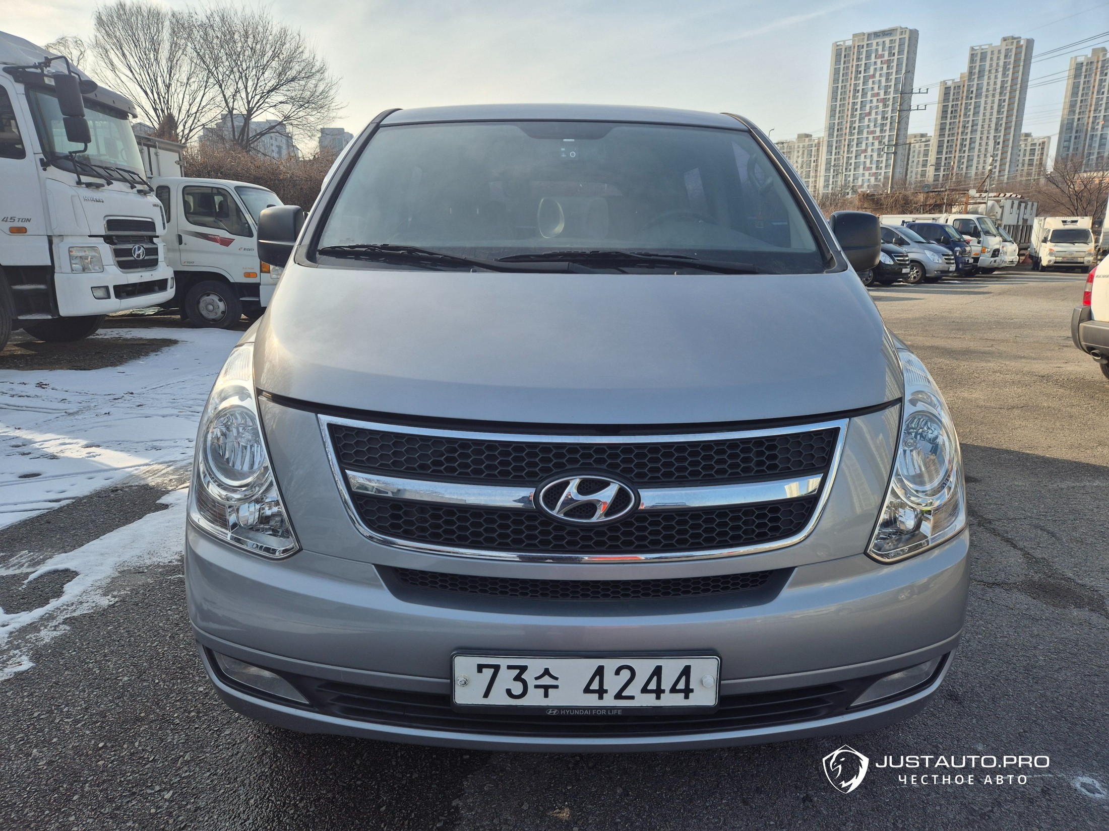Автомобиль Hyundai Starex