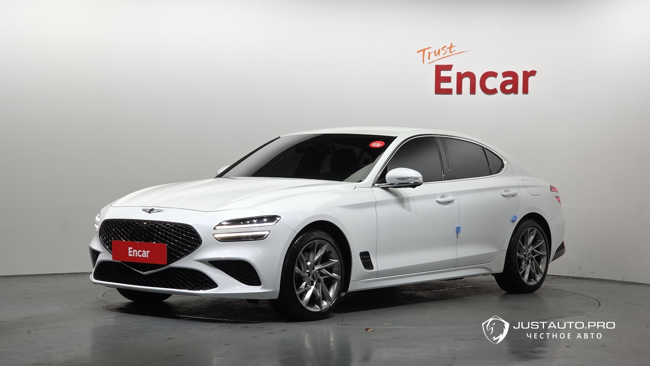 Автомобиль Genesis G70