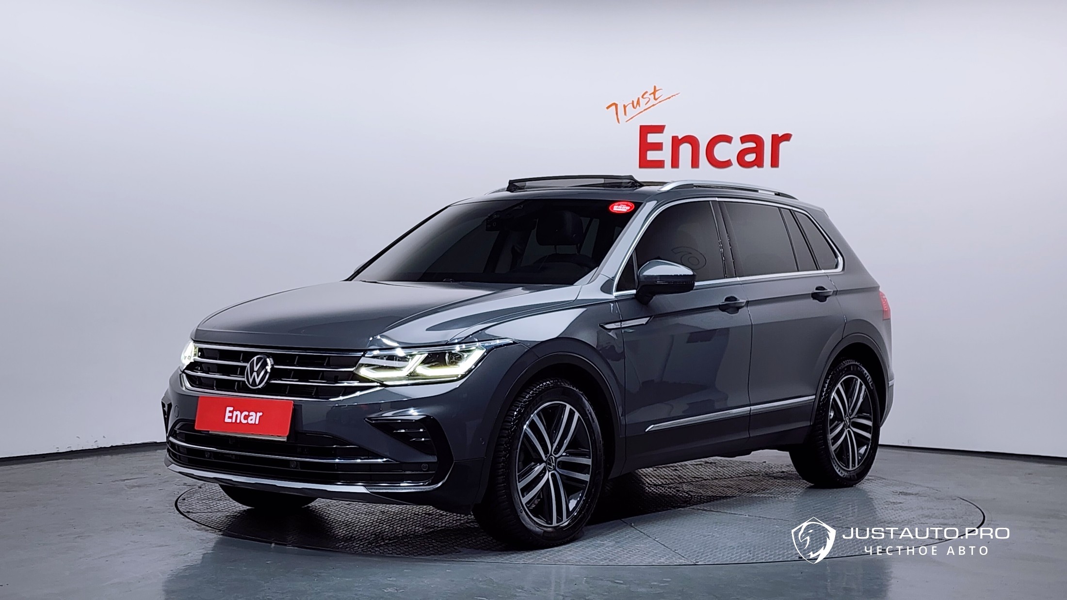 Автомобиль Volkswagen Tiguan
