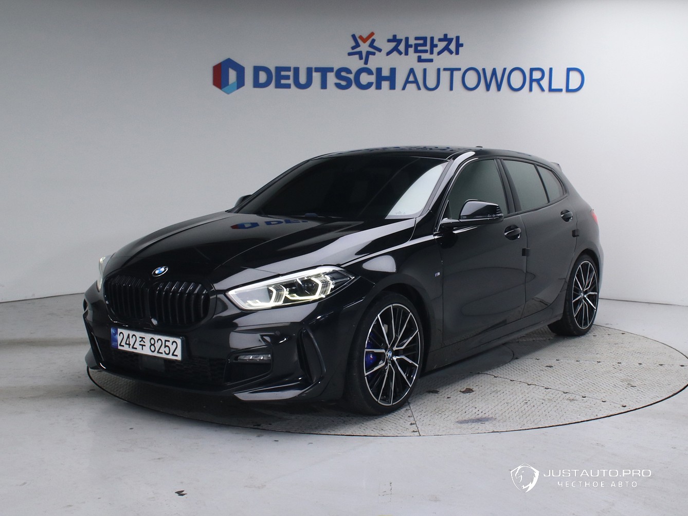 Автомобиль BMW 1-Series