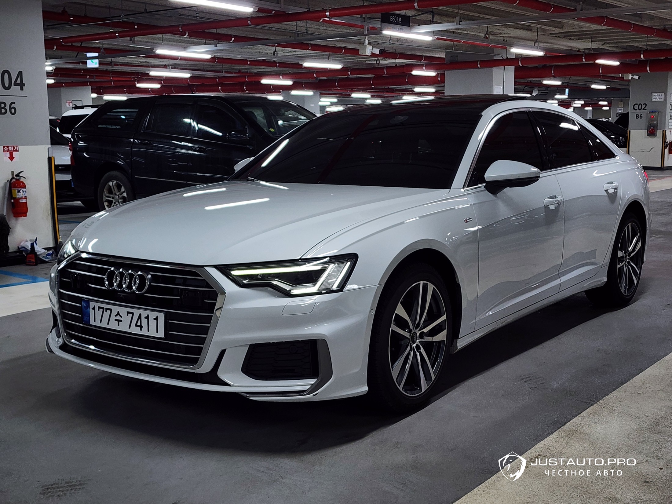 Автомобиль Audi A6