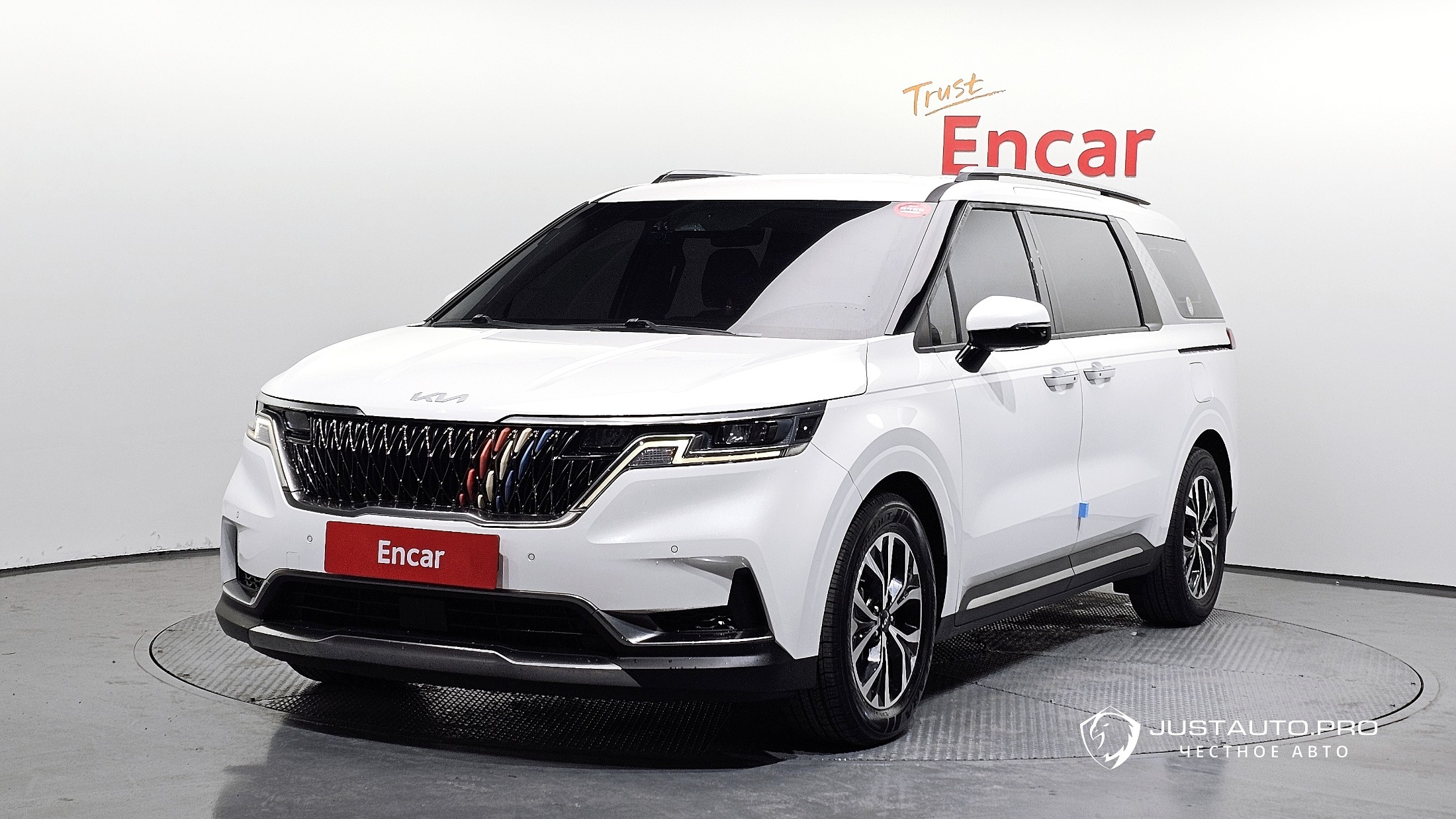 Автомобиль Kia Canival