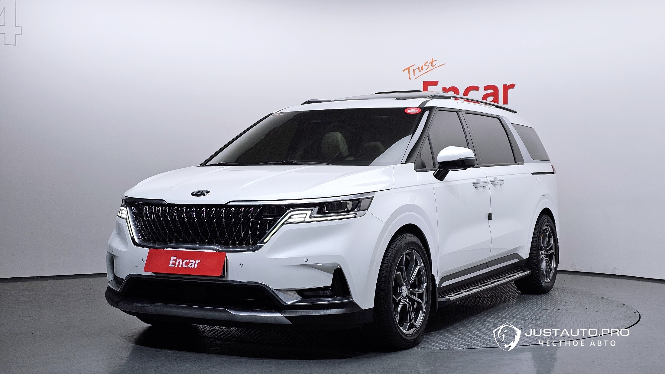 Автомобиль Kia Canival