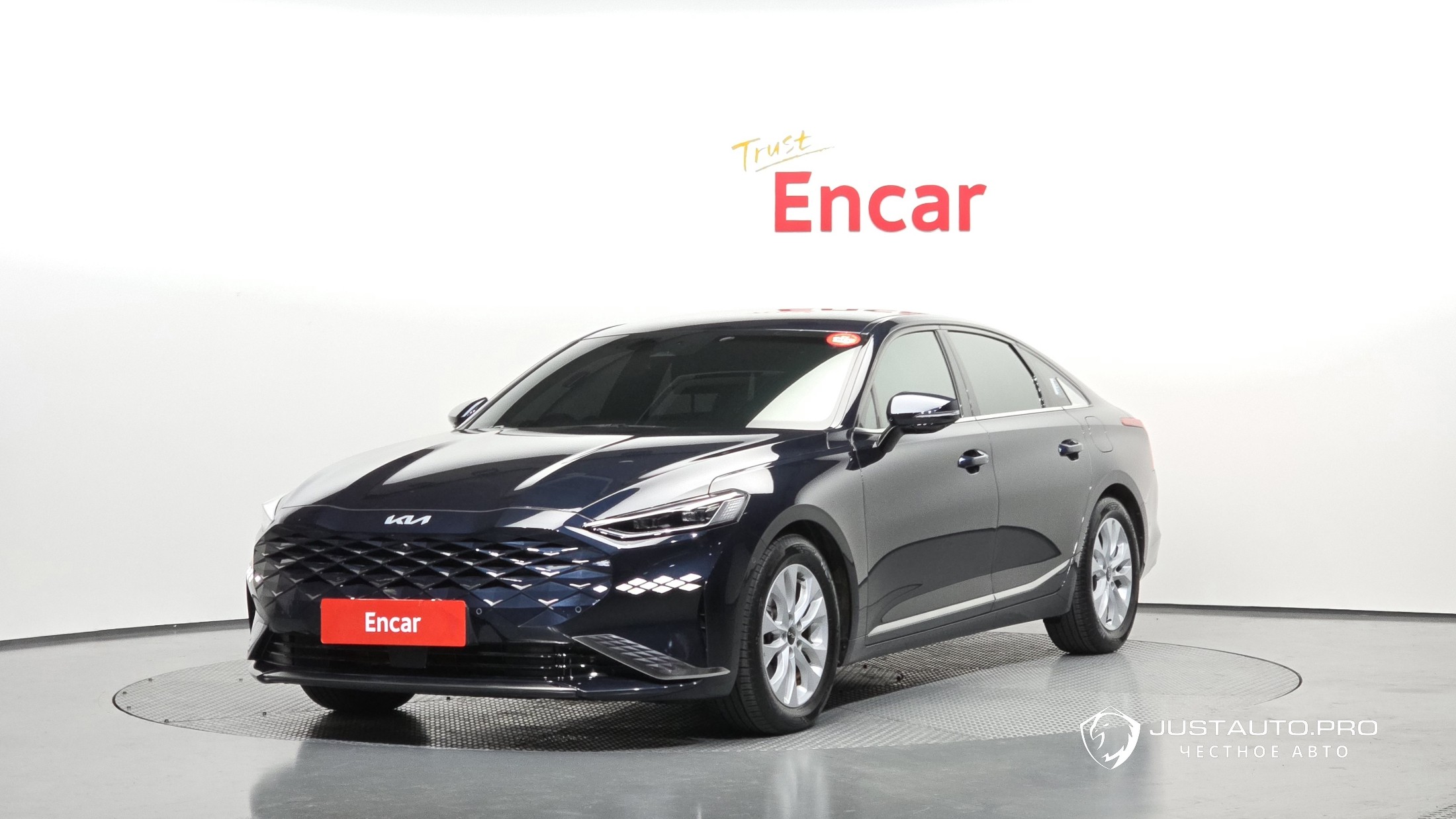 Автомобиль Kia K8