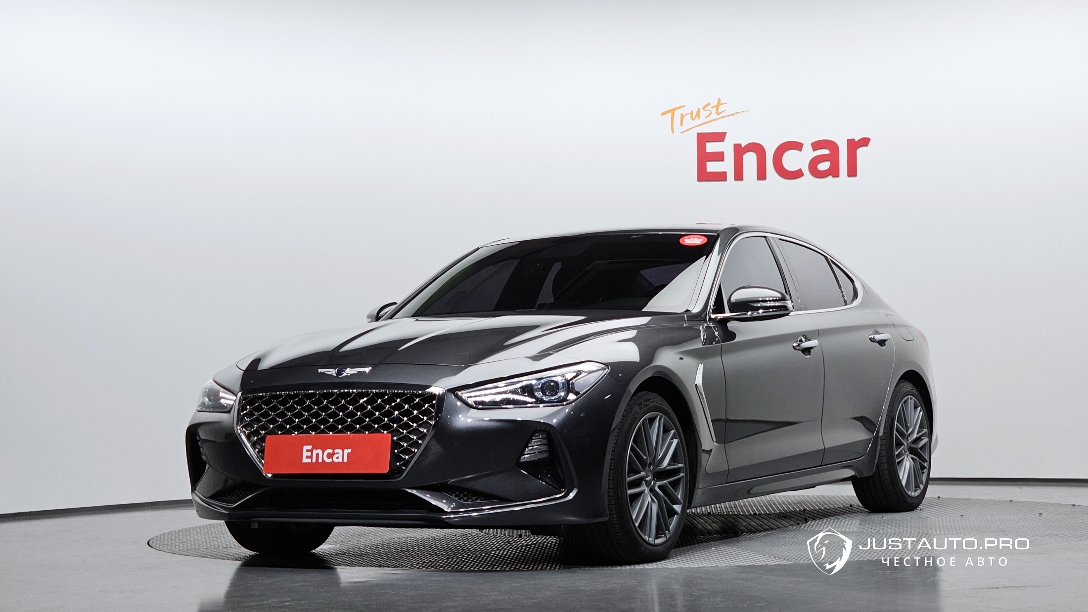 Автомобиль Genesis G70