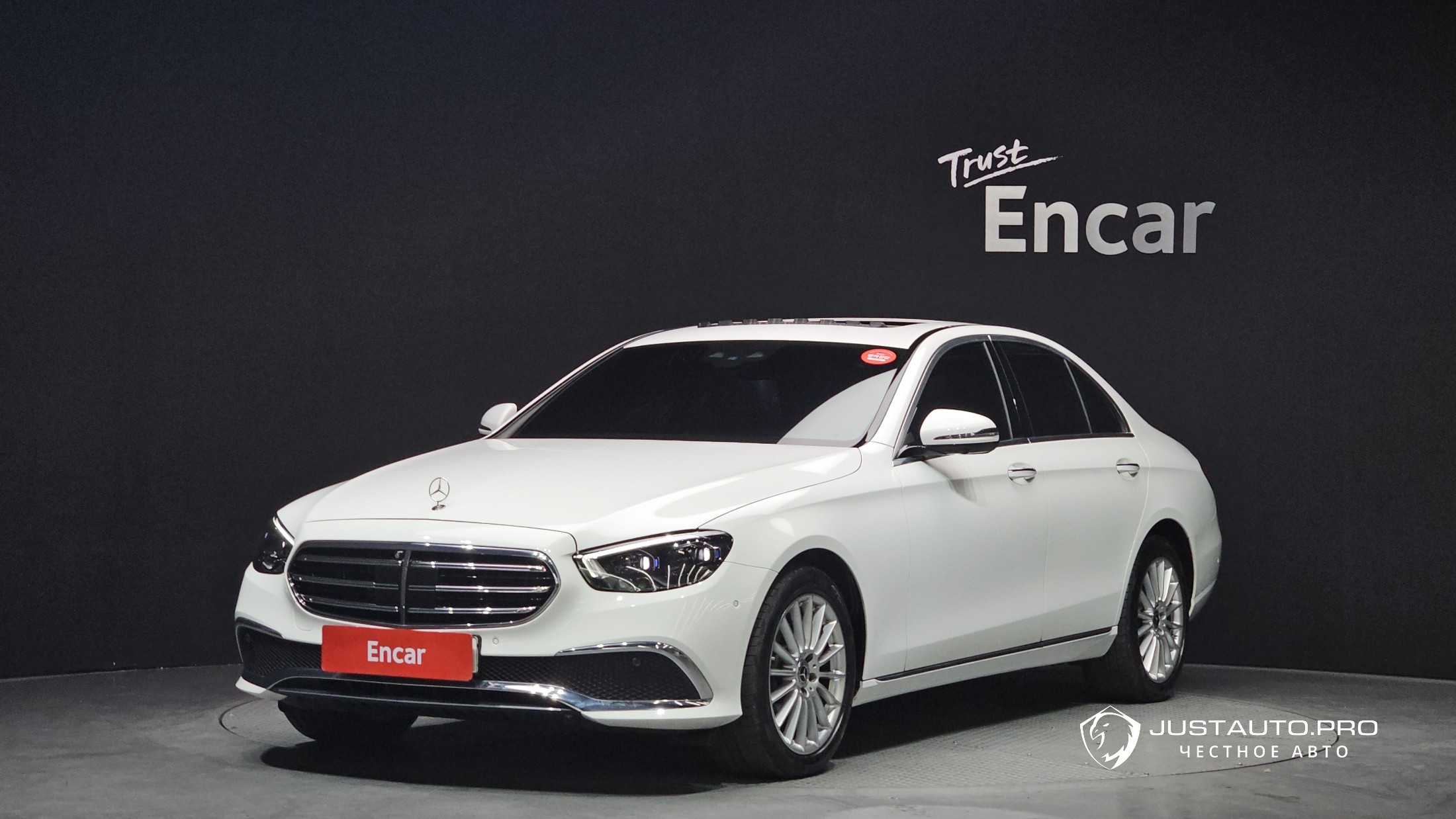 Автомобиль Mercedes-Benz E-Class