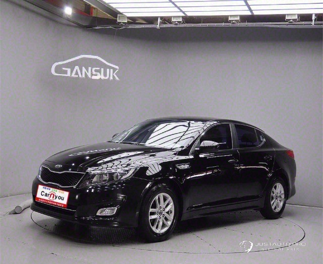 Автомобиль Kia K5