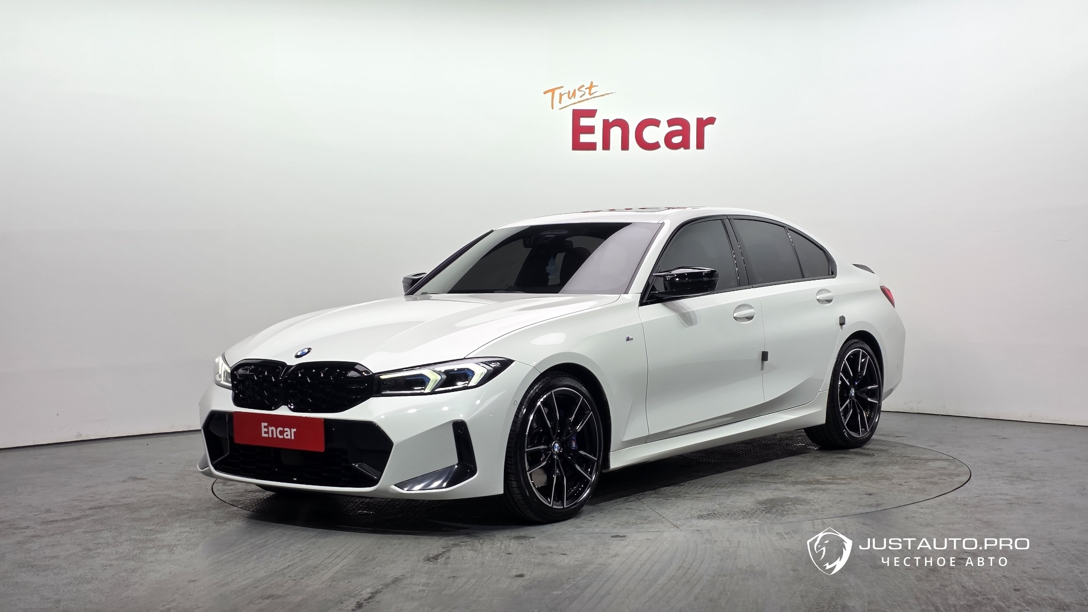 Автомобиль BMW 3-Series