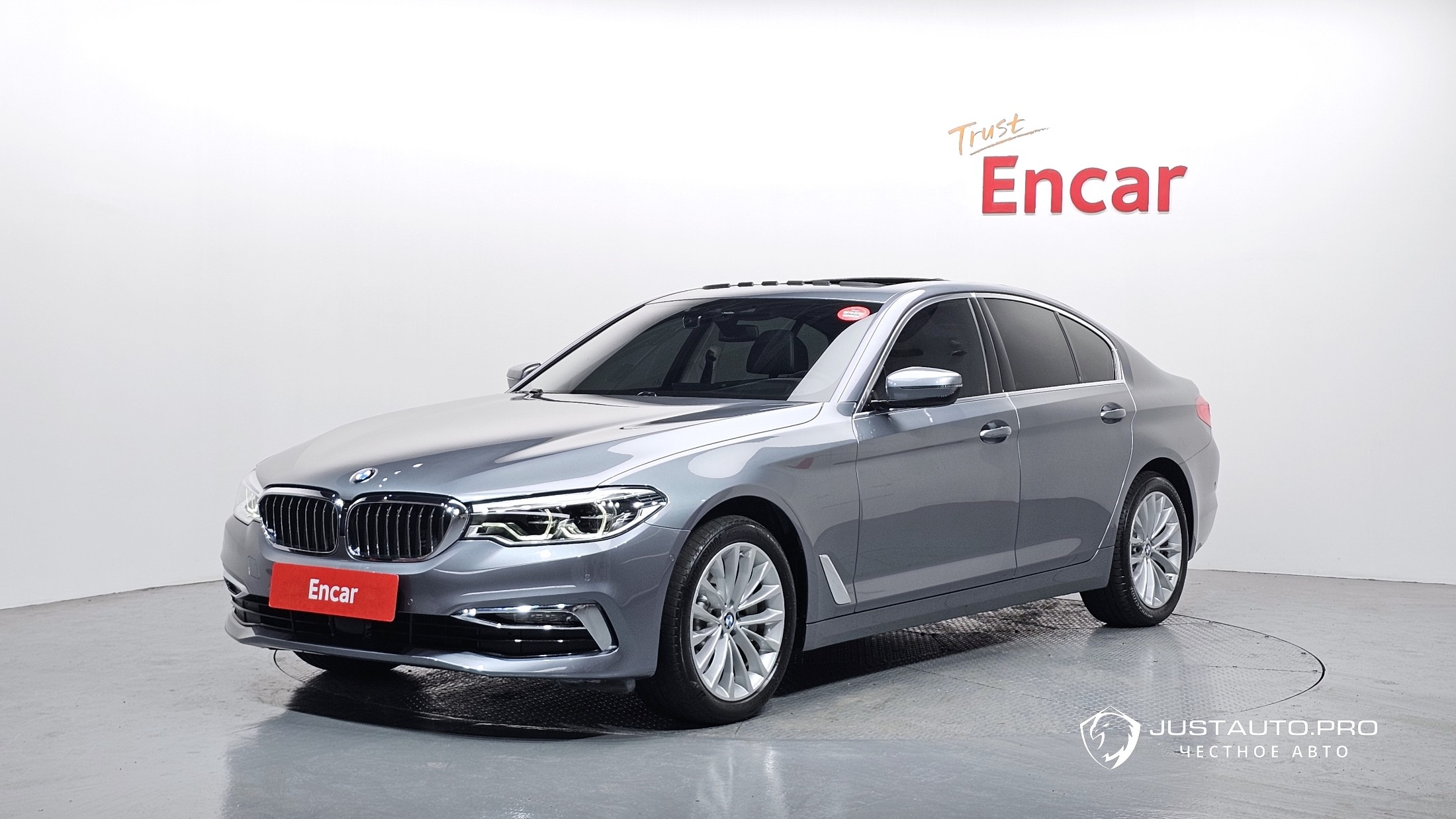 Автомобиль BMW 5-Series