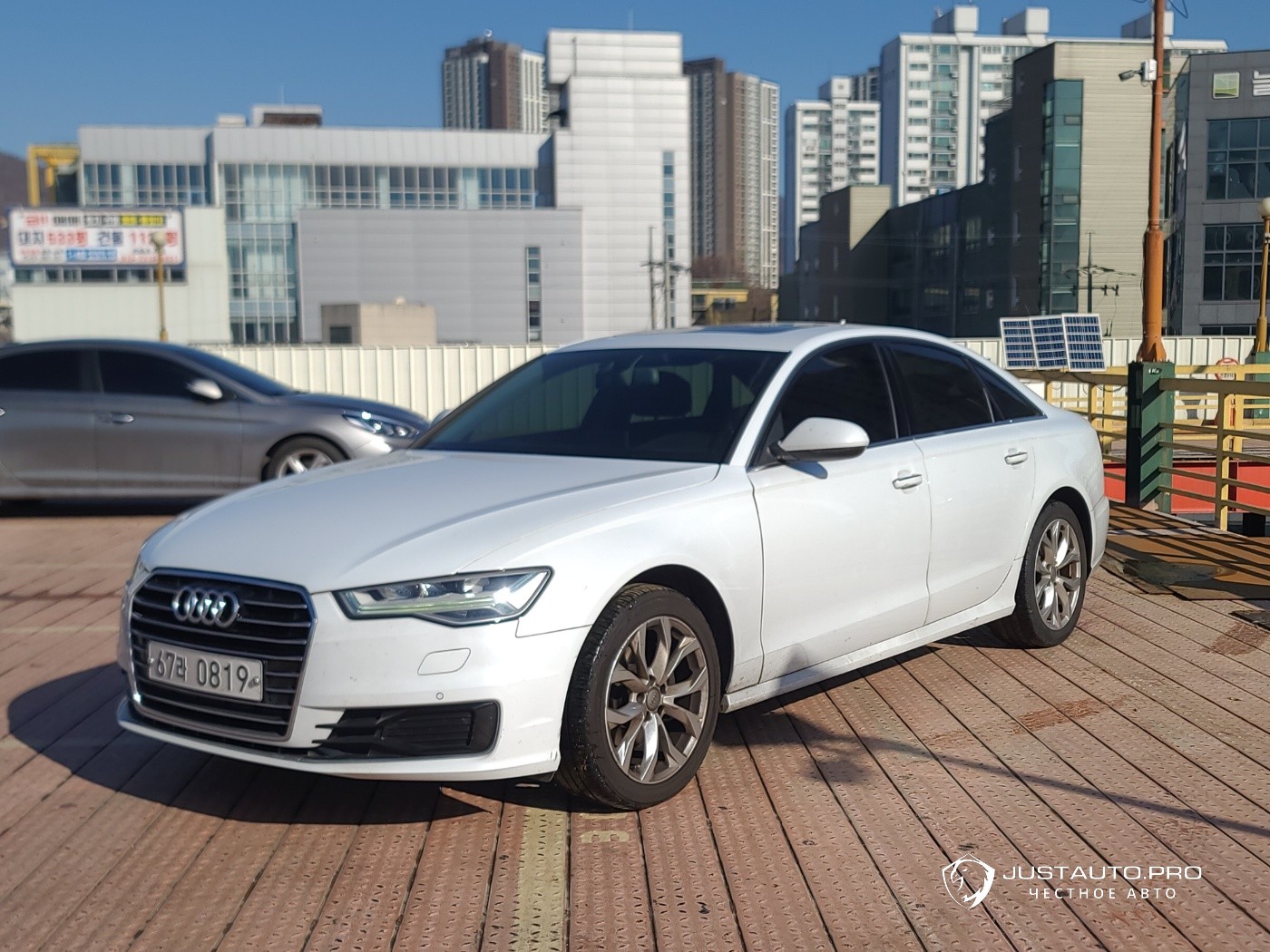 Автомобиль Audi A6