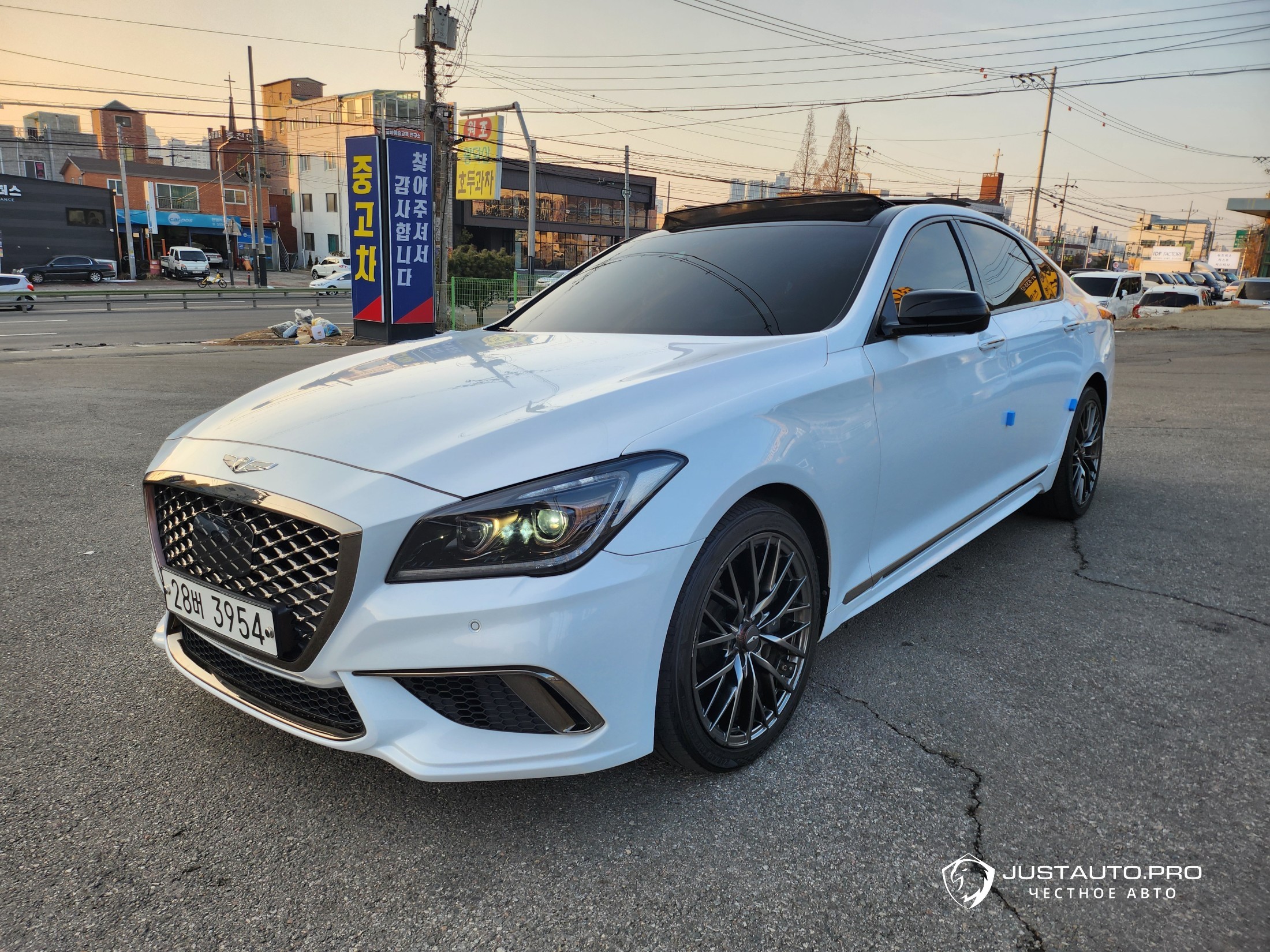 Автомобиль Genesis G80