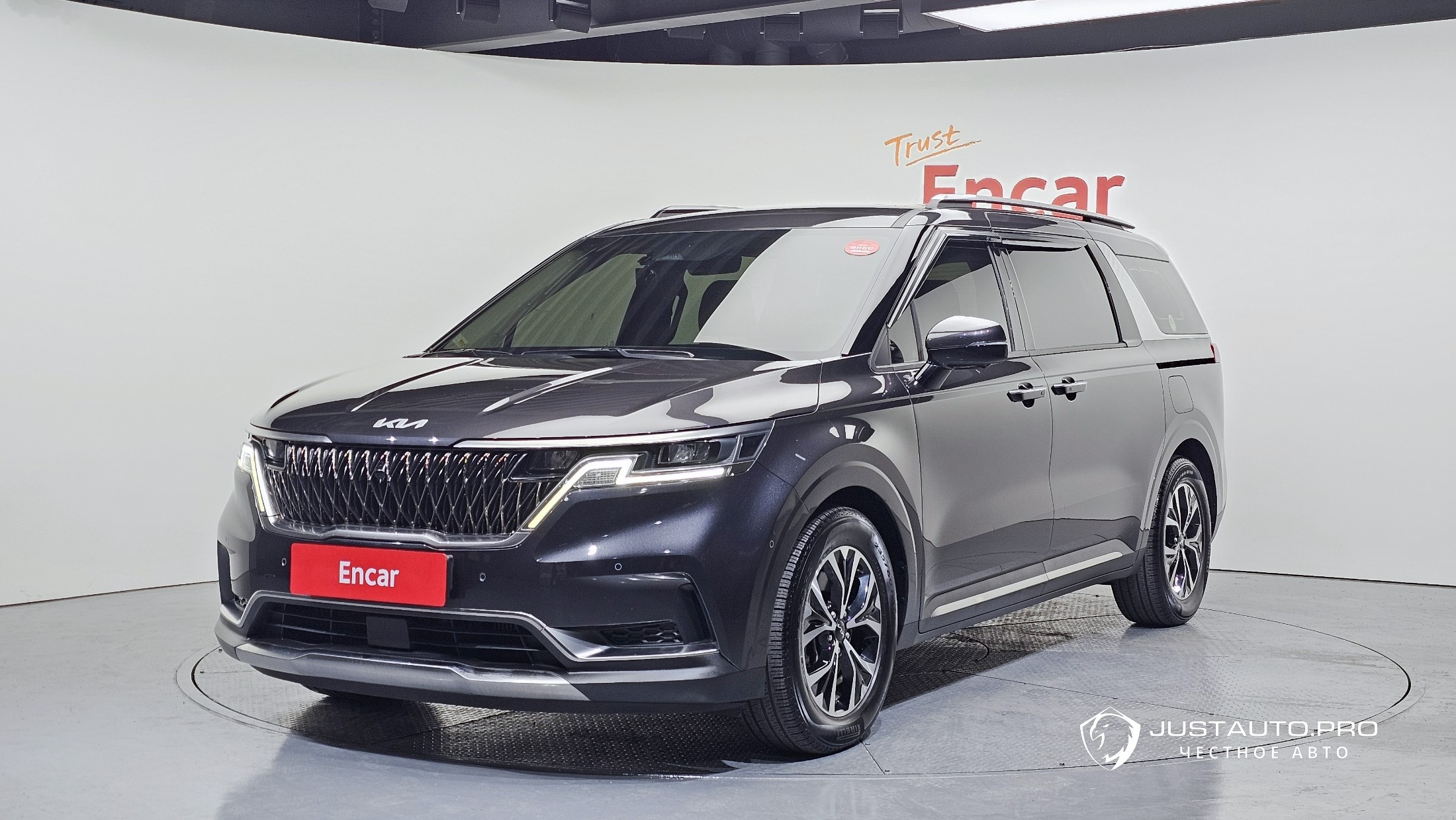 Автомобиль Kia Canival