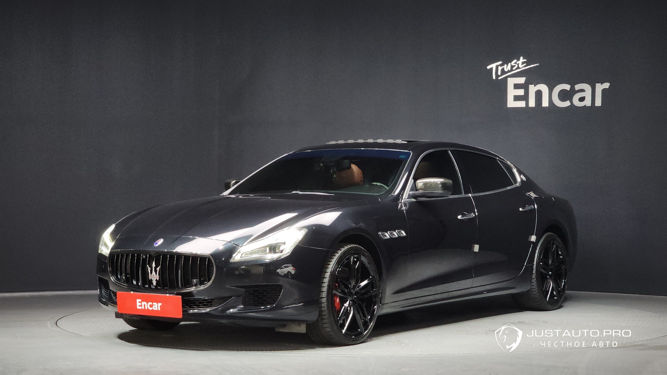 Автомобиль Maserati Quattroporte