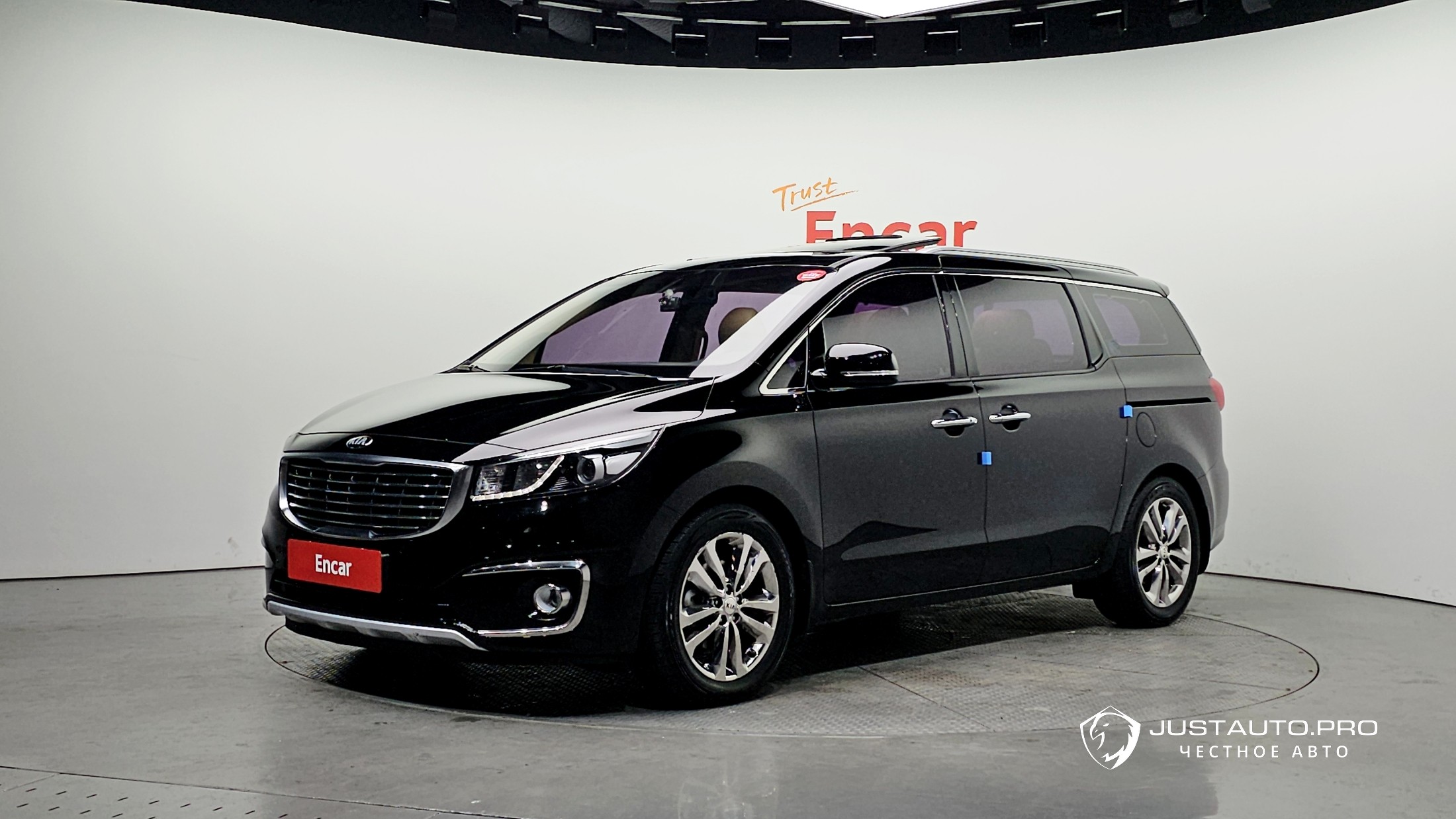 Автомобиль Kia Canival