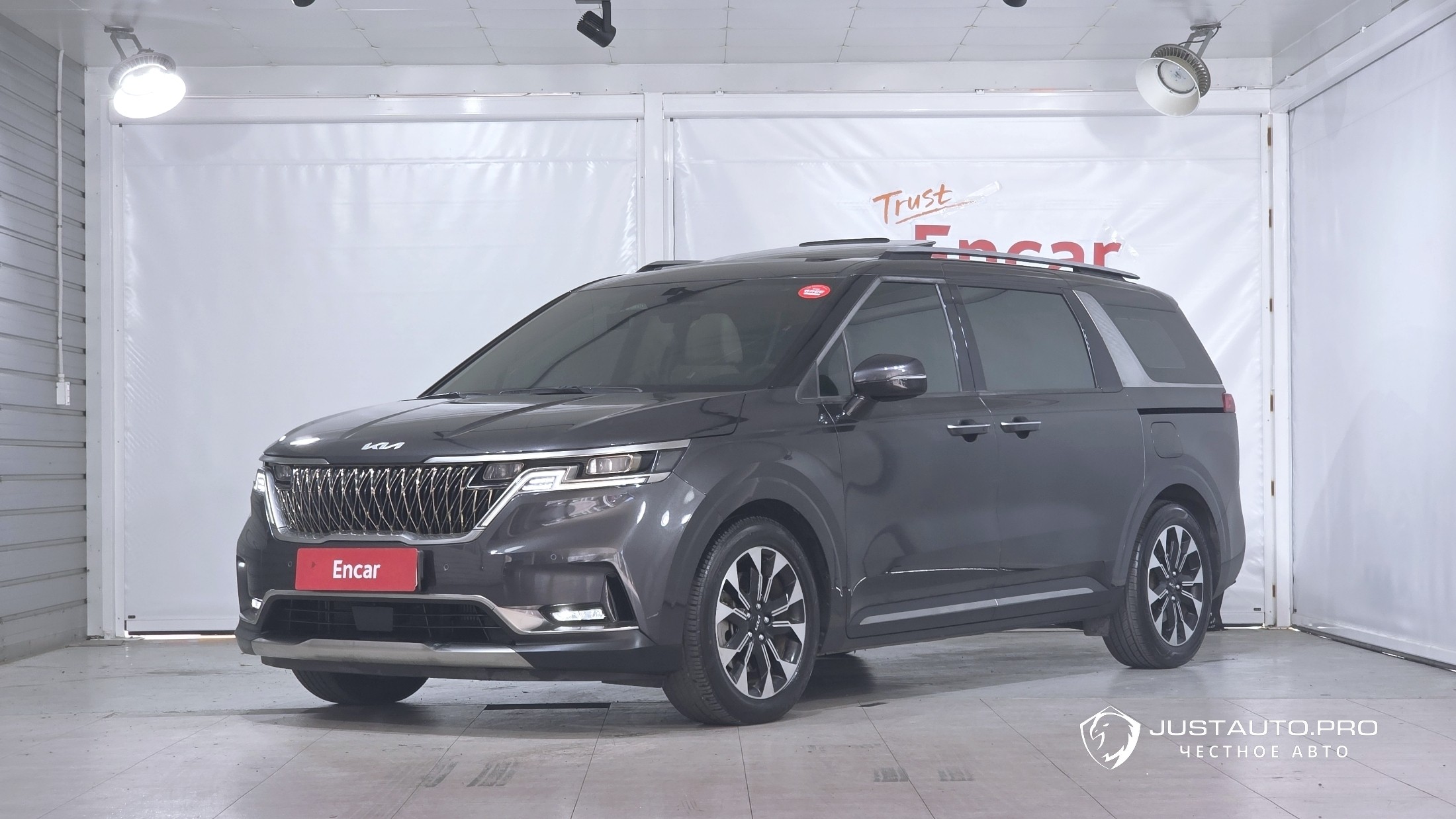 Автомобиль Kia Canival