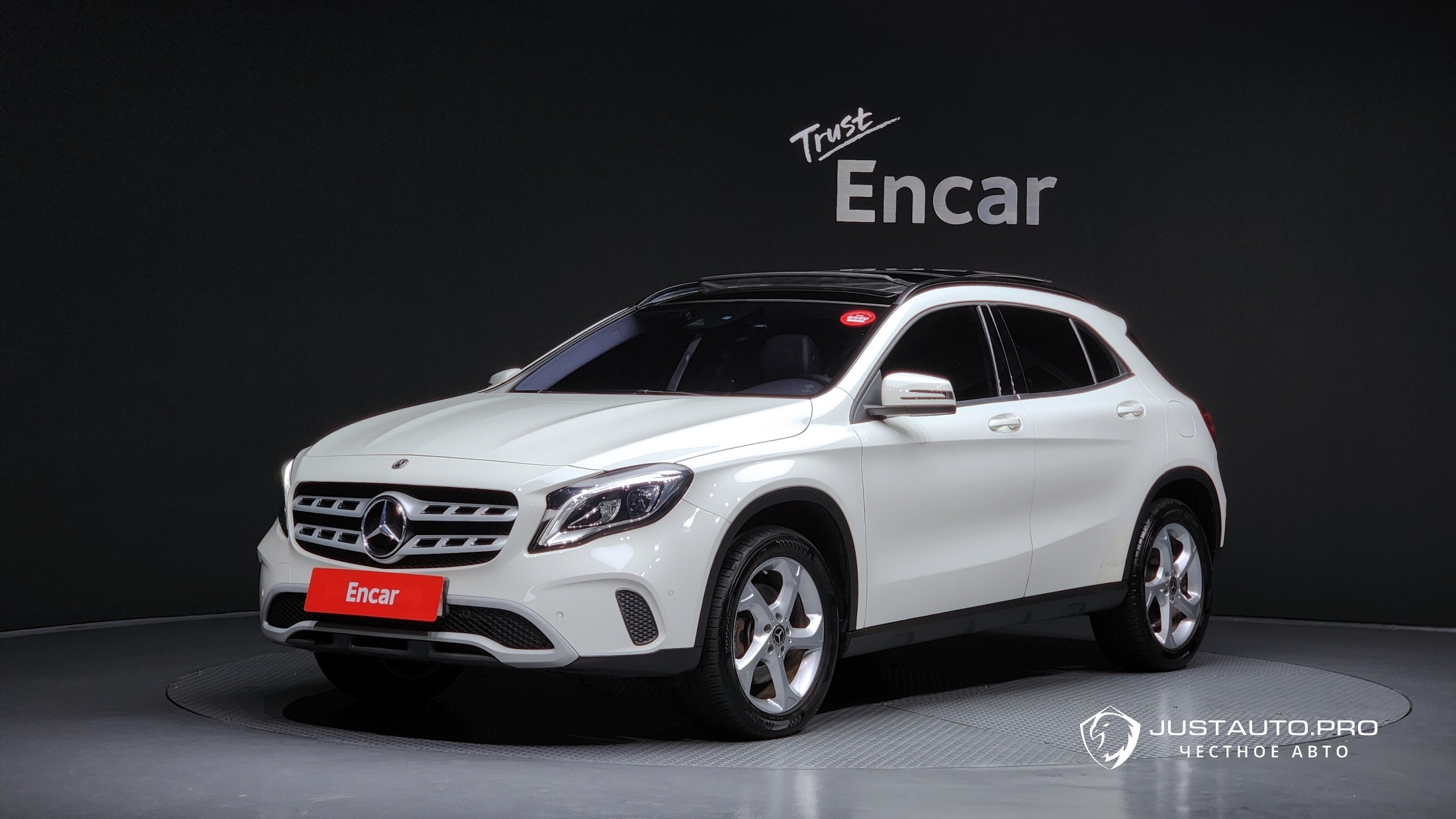 Автомобиль Mercedes-Benz GLA-Class