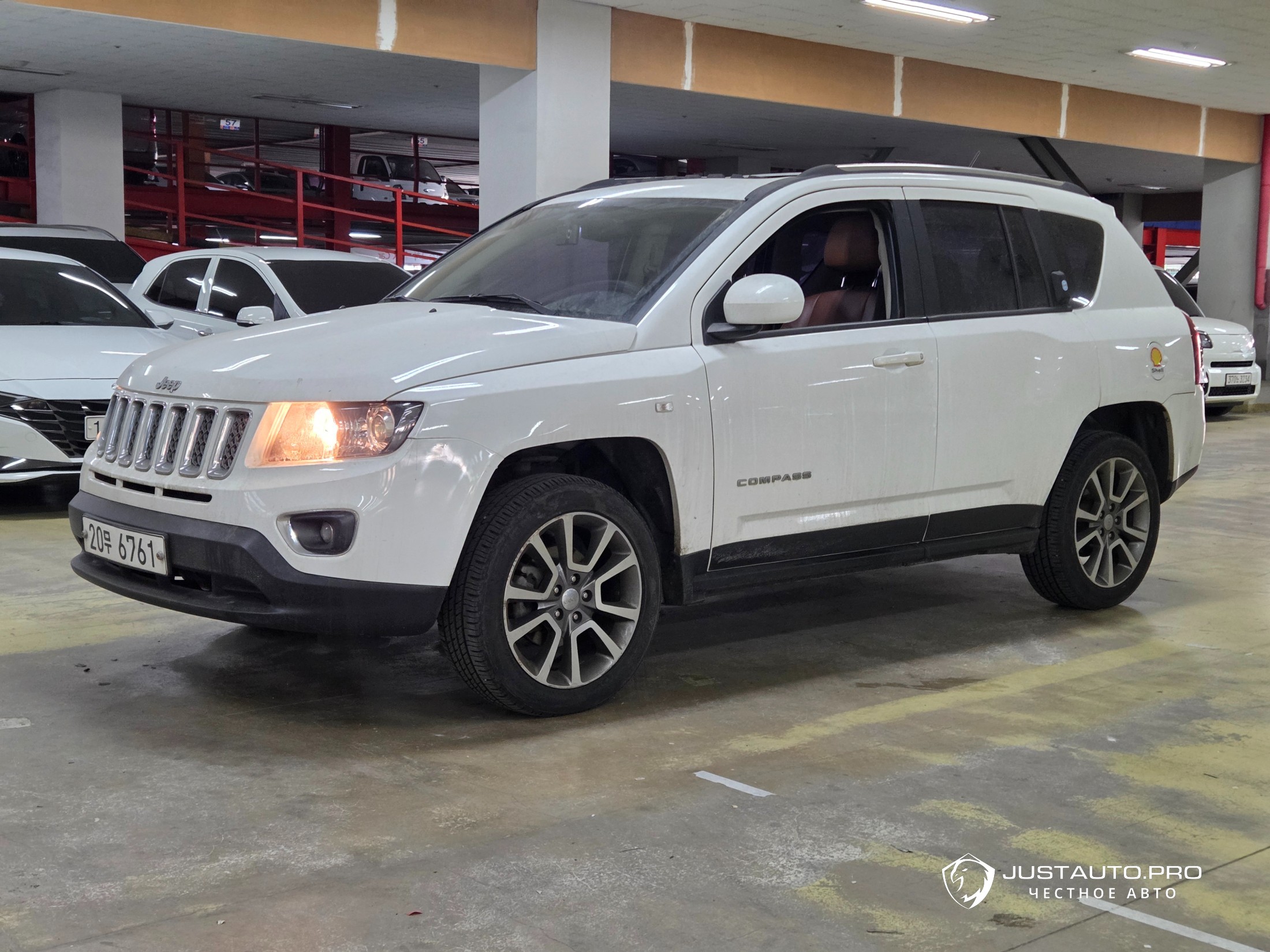Автомобиль Jeep Compass