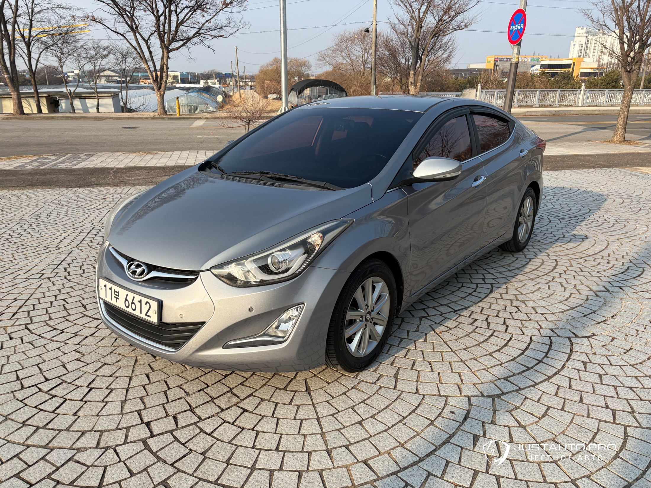 Автомобиль Hyundai AVANTE
