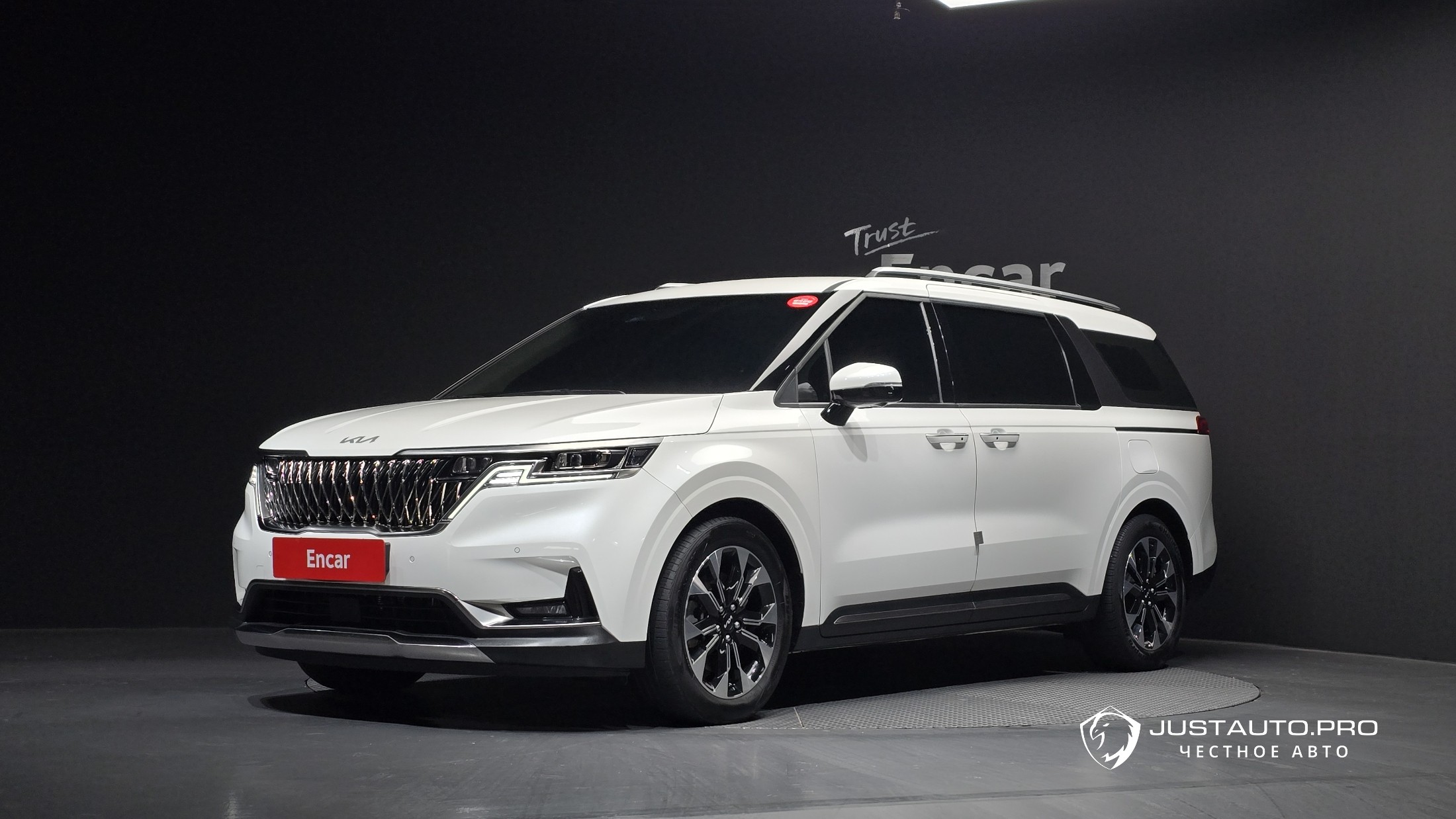 Автомобиль Kia Canival