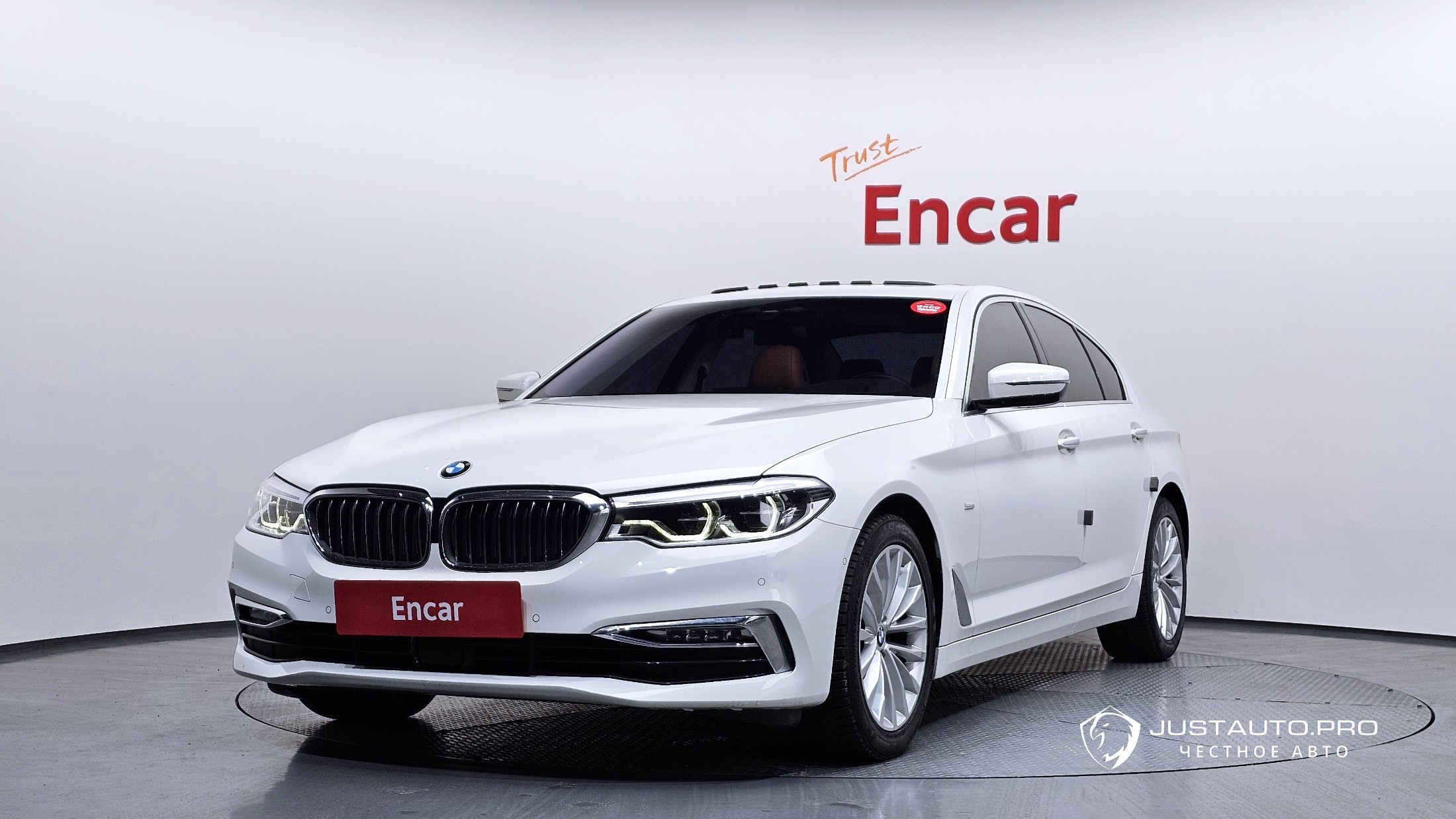 Автомобиль BMW 5-Series