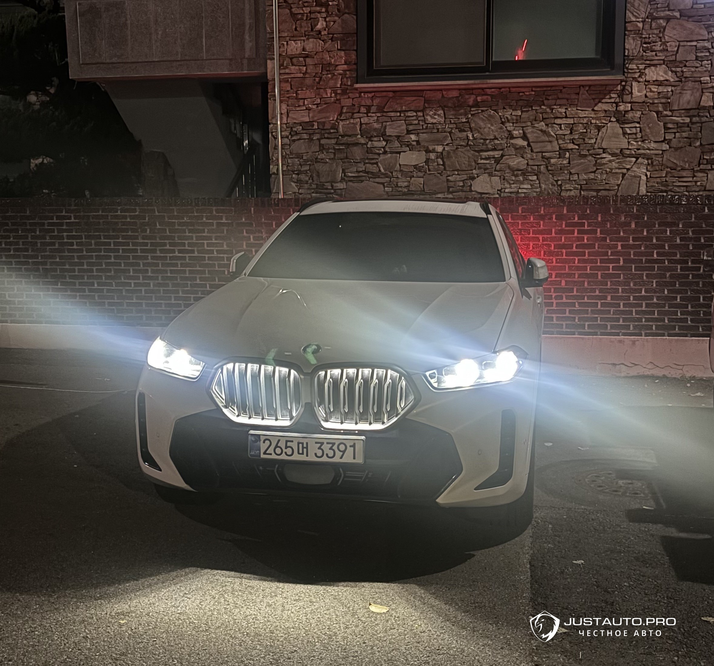 Автомобиль BMW X6