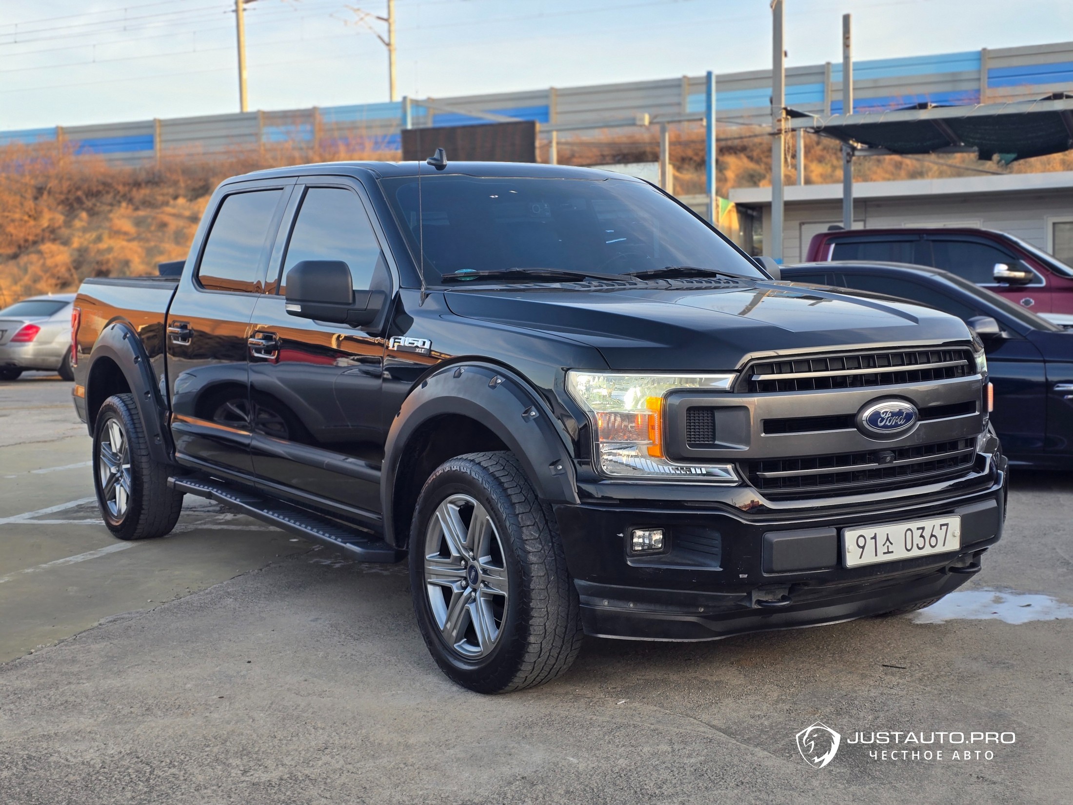 Автомобиль Ford F150