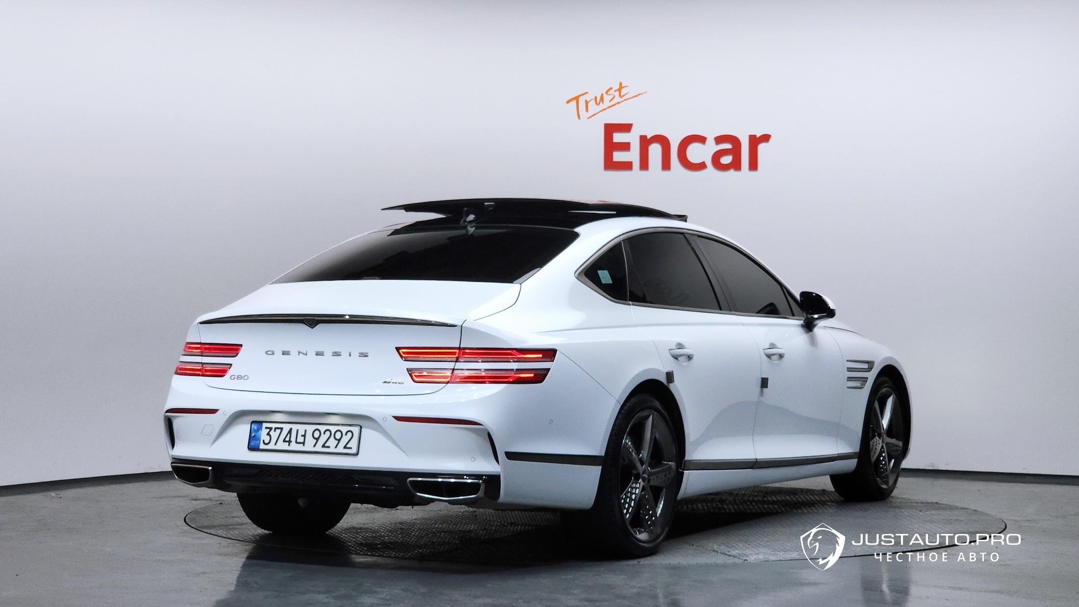 Автомобиль Genesis G80