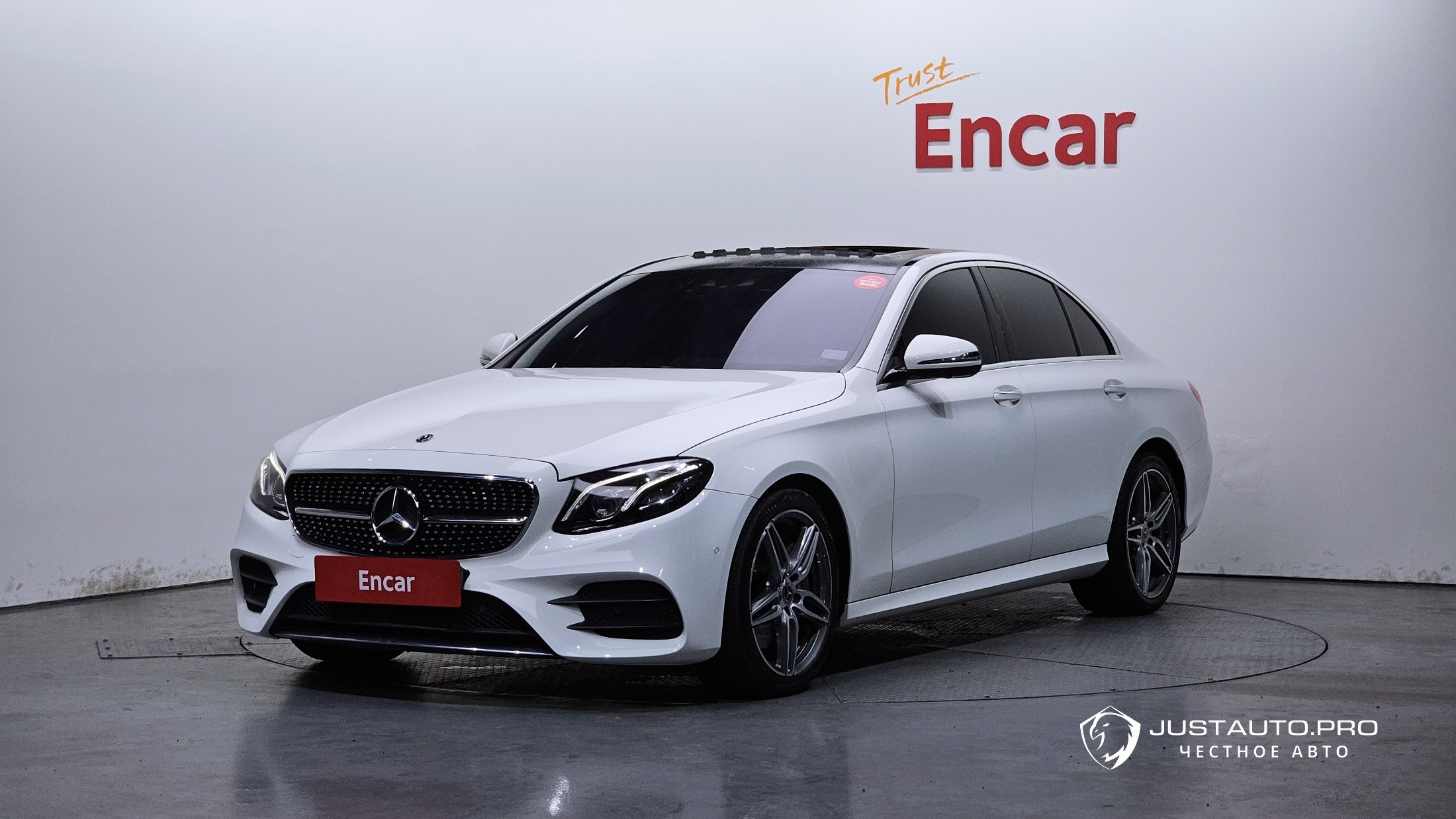 Автомобиль Mercedes-Benz E-Class