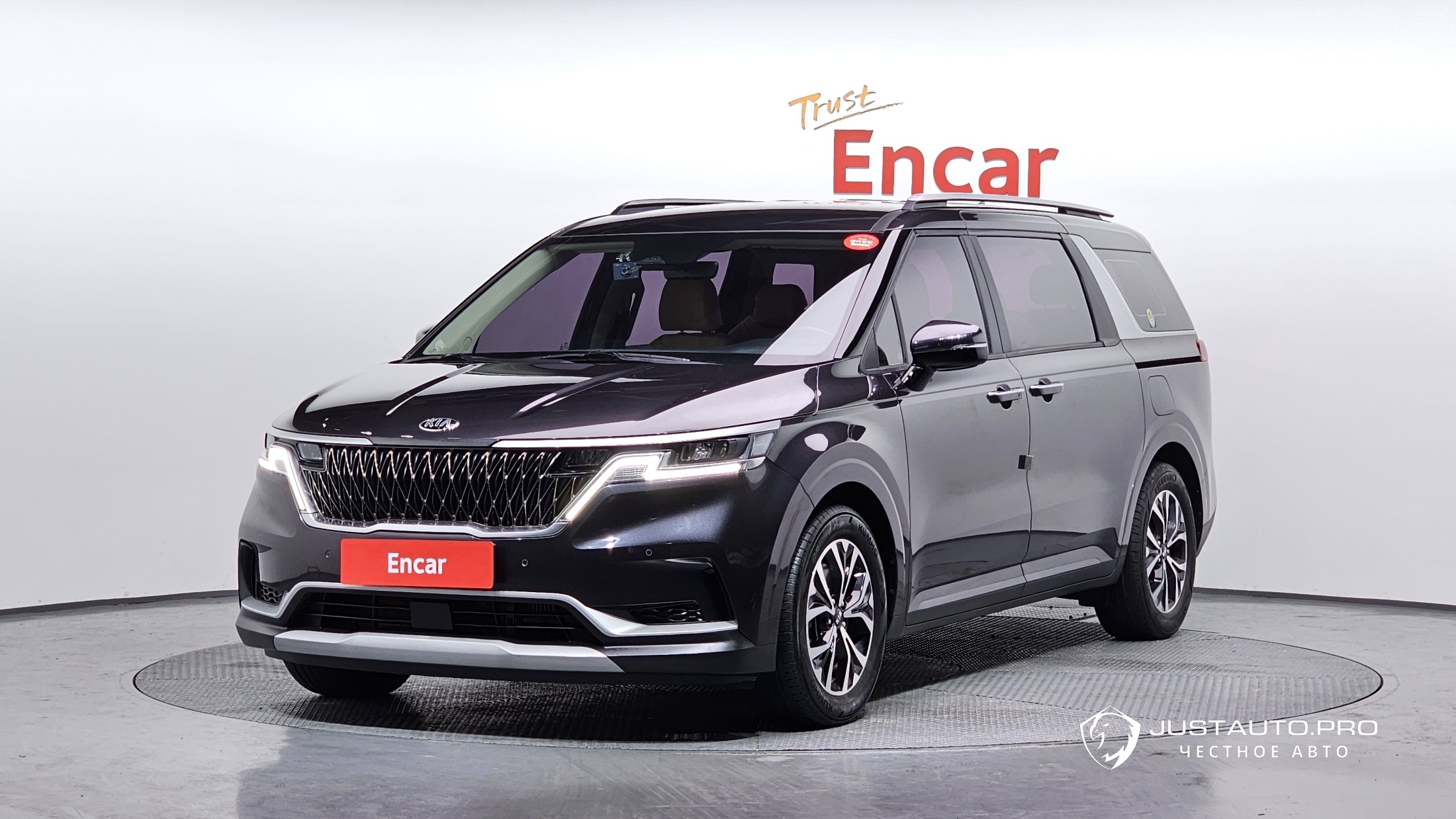 Автомобиль Kia Canival