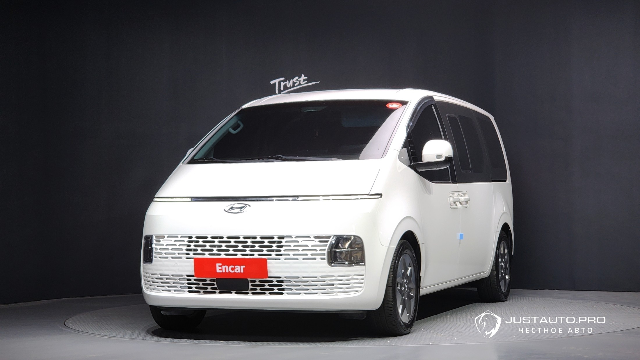 Автомобиль Hyundai Staria